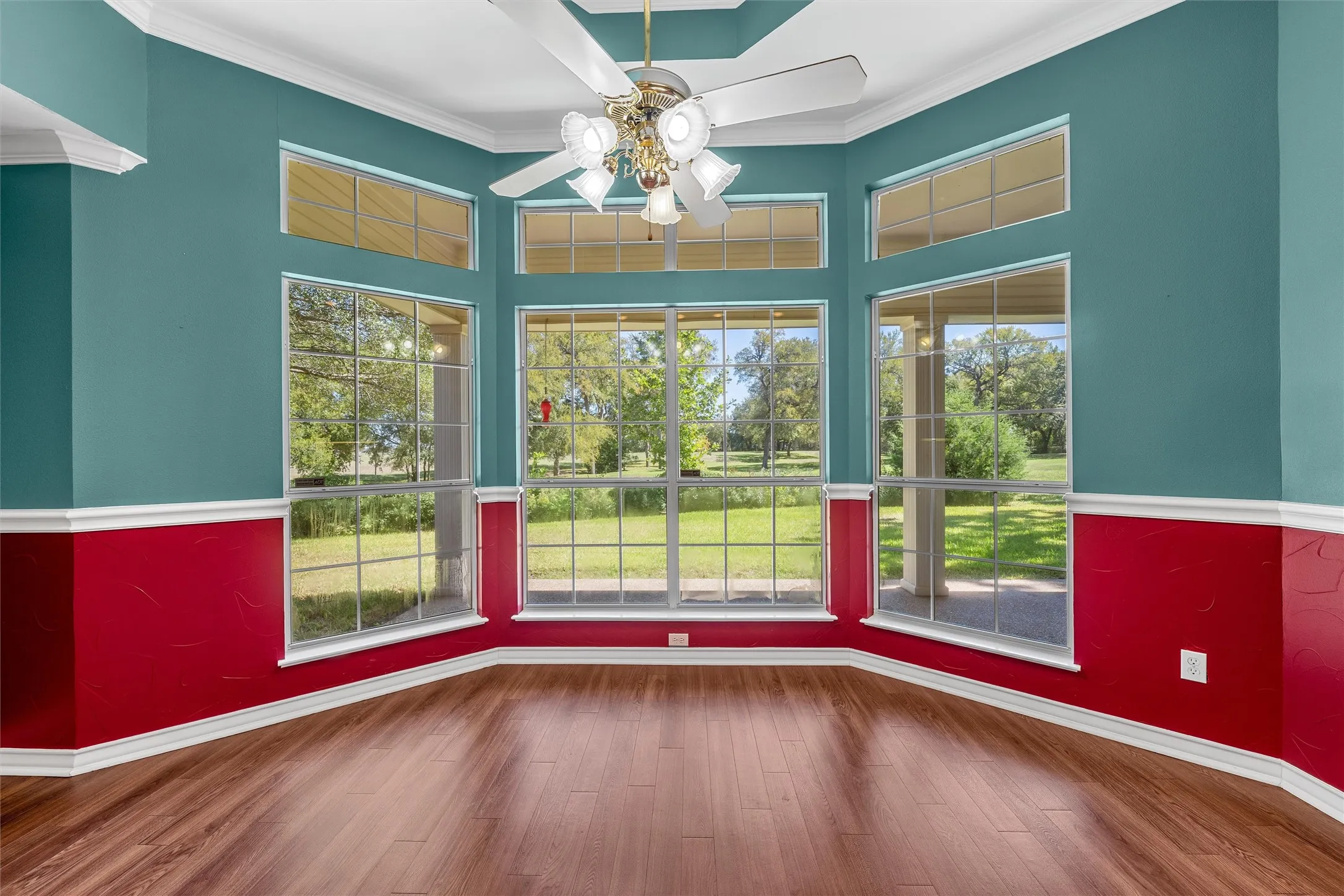 Single Family Residence For Sale in Mc Lennan County , 142 Stillwater Road, Waco, Texas 76708, 5 Bedroom, 3 Bathroom, 2 Garage spaces, 3,365 Sqft, built in 1993, mls#21406930, Real Estate Agent in Waco, Homes For Sale in Mc Lennan county, Homes For Sale in Waco, Realtor in Waco Texas, Real Estate Brokerage Independent Realty Texas, Luminita Cordes Realtor
