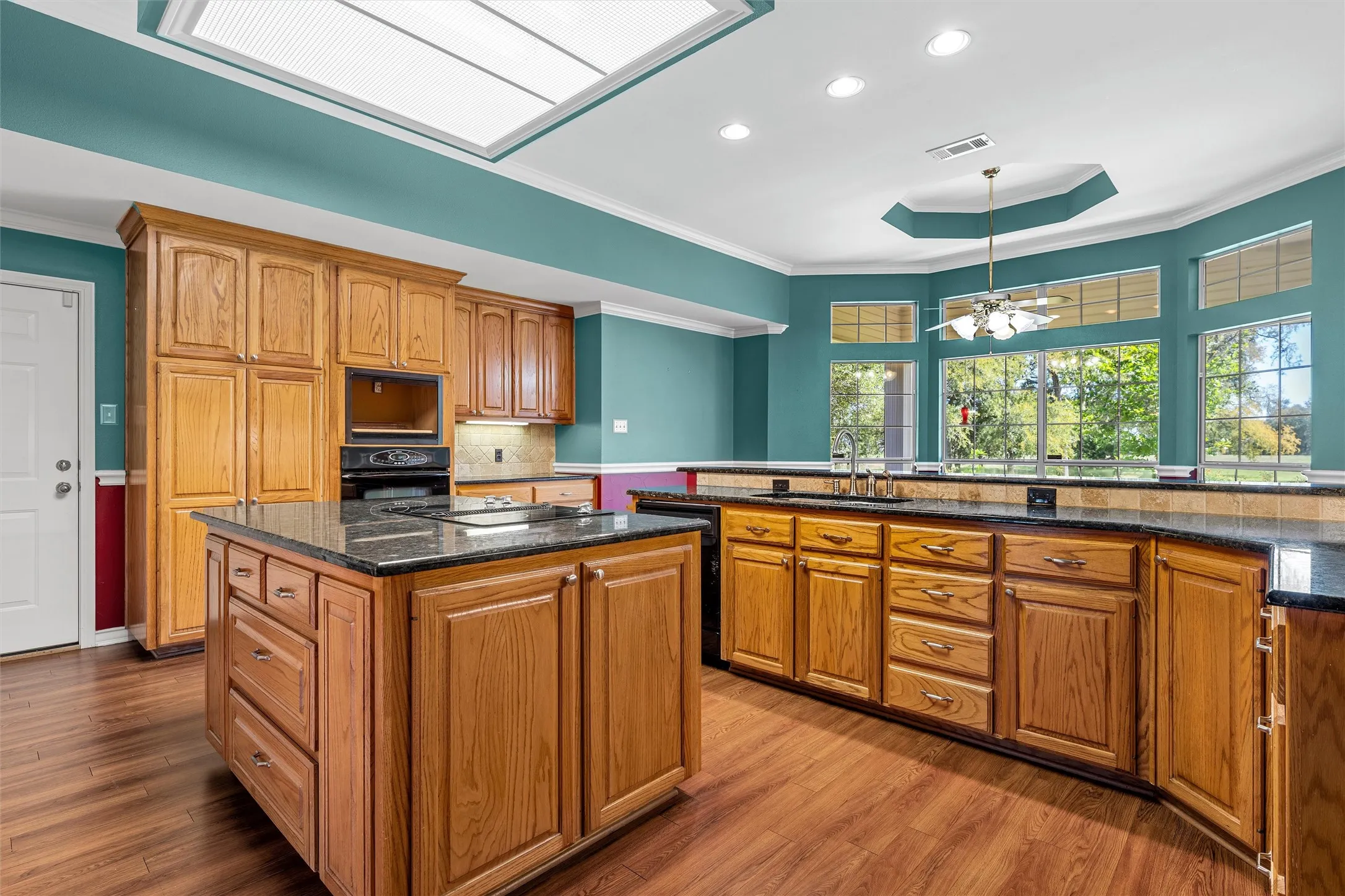 Single Family Residence For Sale in Mc Lennan County , 142 Stillwater Road, Waco, Texas 76708, 5 Bedroom, 3 Bathroom, 2 Garage spaces, 3,365 Sqft, built in 1993, mls#21406930, Real Estate Agent in Waco, Homes For Sale in Mc Lennan county, Homes For Sale in Waco, Realtor in Waco Texas, Real Estate Brokerage Independent Realty Texas, Luminita Cordes Realtor
