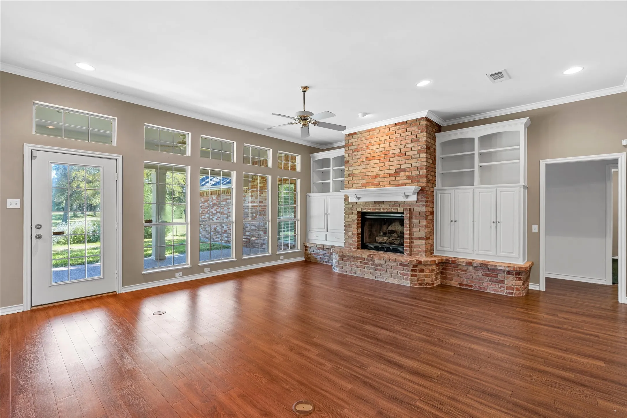 Single Family Residence For Sale in Mc Lennan County , 142 Stillwater Road, Waco, Texas 76708, 5 Bedroom, 3 Bathroom, 2 Garage spaces, 3,365 Sqft, built in 1993, mls#21406930, Real Estate Agent in Waco, Homes For Sale in Mc Lennan county, Homes For Sale in Waco, Realtor in Waco Texas, Real Estate Brokerage Independent Realty Texas, Luminita Cordes Realtor