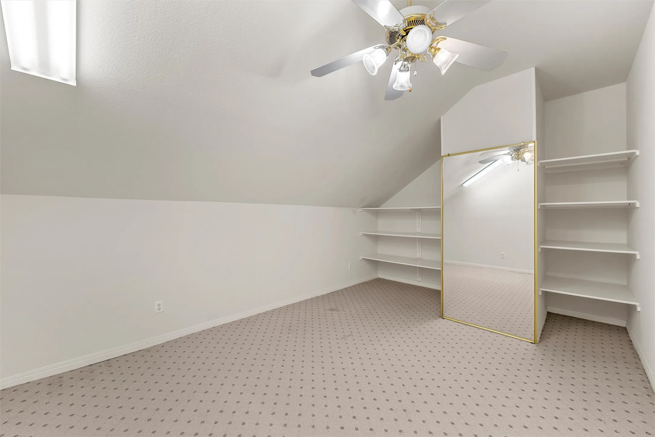 Single Family Residence For Sale in Mc Lennan County , 142 Stillwater Road, Waco, Texas 76708, 5 Bedroom, 3 Bathroom, 2 Garage spaces, 3,365 Sqft, built in 1993, mls#21406930, Real Estate Agent in Waco, Homes For Sale in Mc Lennan county, Homes For Sale in Waco, Realtor in Waco Texas, Real Estate Brokerage Independent Realty Texas, Luminita Cordes Realtor
