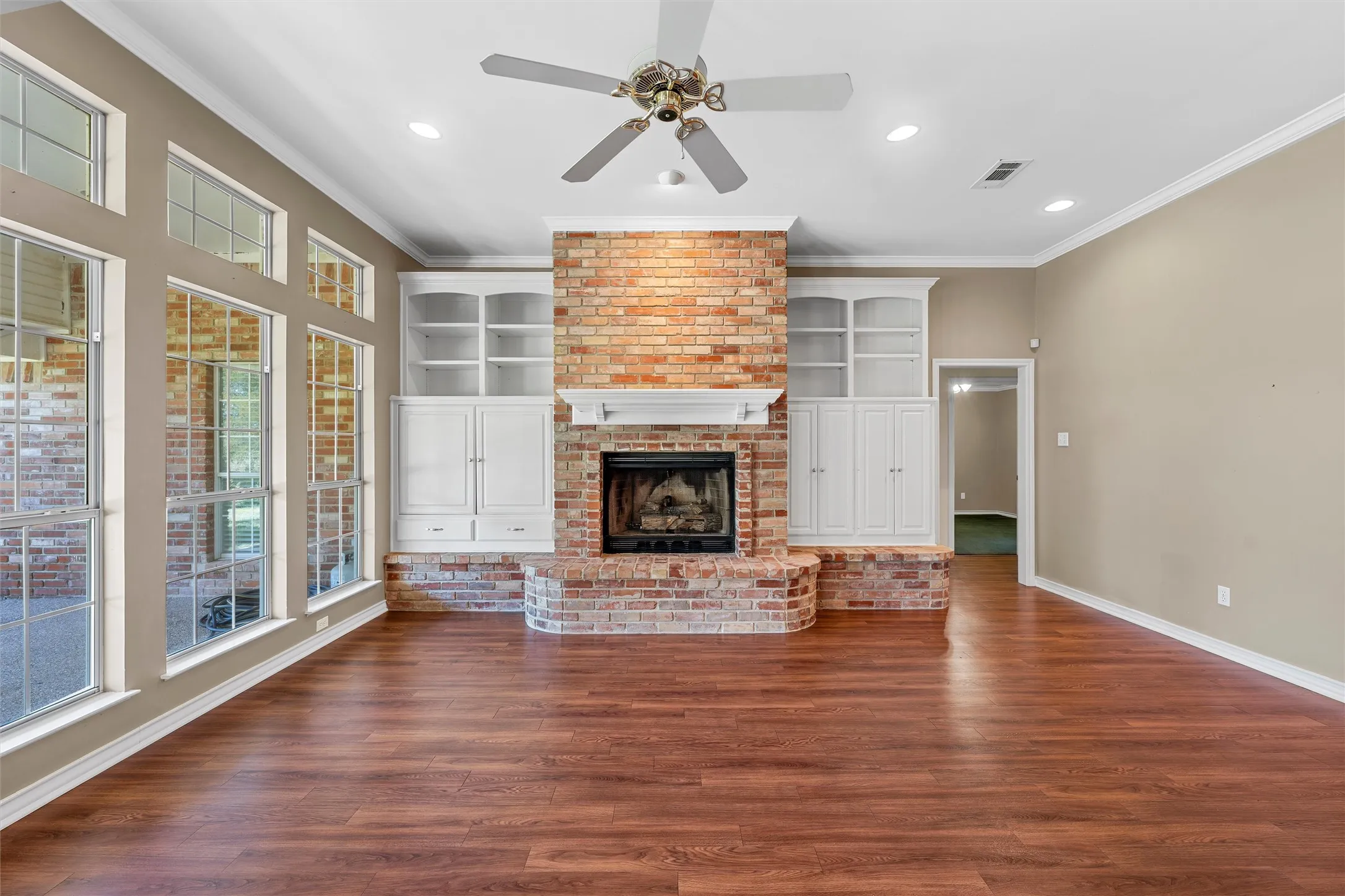 Single Family Residence For Sale in Mc Lennan County , 142 Stillwater Road, Waco, Texas 76708, 5 Bedroom, 3 Bathroom, 2 Garage spaces, 3,365 Sqft, built in 1993, mls#21406930, Real Estate Agent in Waco, Homes For Sale in Mc Lennan county, Homes For Sale in Waco, Realtor in Waco Texas, Real Estate Brokerage Independent Realty Texas, Luminita Cordes Realtor