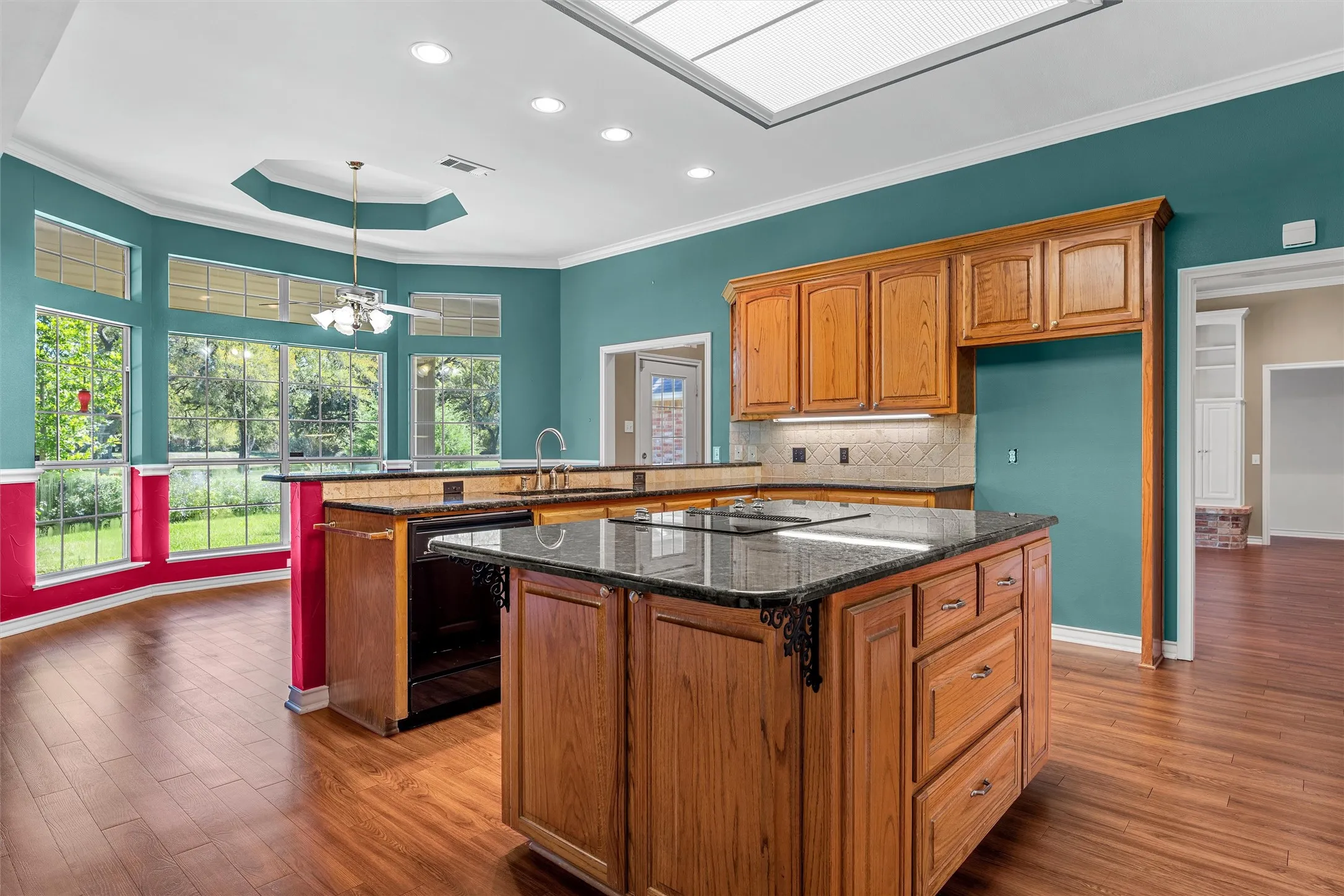 Single Family Residence For Sale in Mc Lennan County , 142 Stillwater Road, Waco, Texas 76708, 5 Bedroom, 3 Bathroom, 2 Garage spaces, 3,365 Sqft, built in 1993, mls#21406930, Real Estate Agent in Waco, Homes For Sale in Mc Lennan county, Homes For Sale in Waco, Realtor in Waco Texas, Real Estate Brokerage Independent Realty Texas, Luminita Cordes Realtor