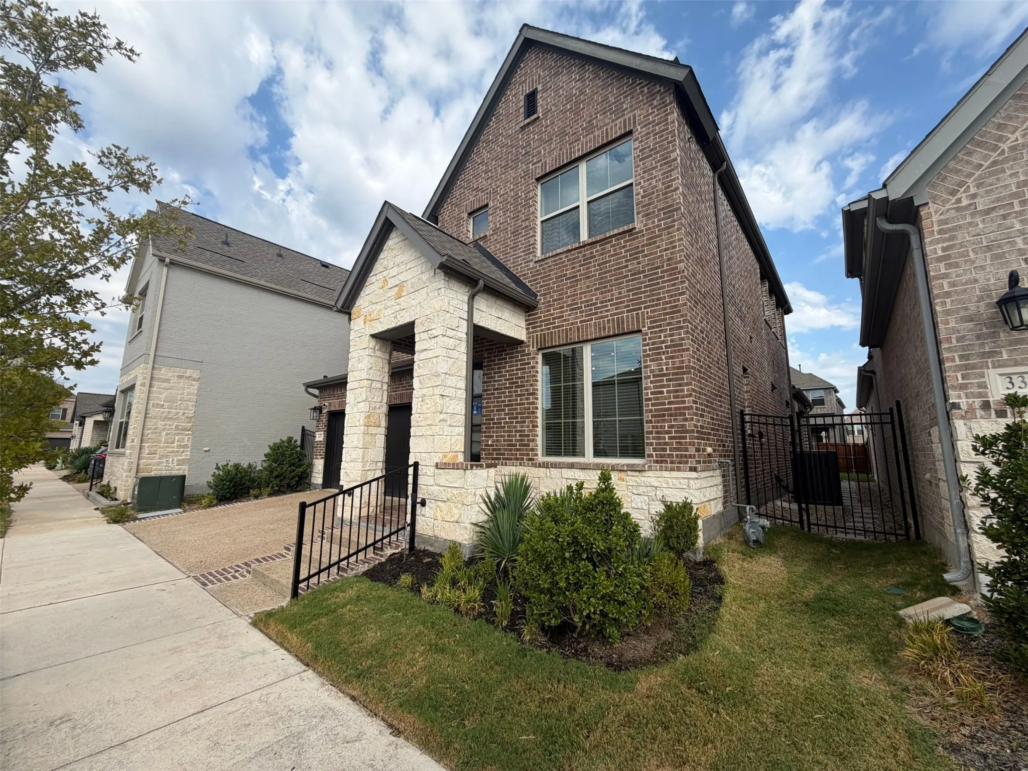 Single Family Residence For Sale in Tarrant County , 3357 Monarch Pass Drive, Arlington, Texas 76005, 4 Bedroom, 4 Bathroom, 2 Garage spaces, 2,707 Sqft, built in 2023, mls#21407105, Real Estate Agent in Arlington, Homes For Sale in Tarrant county, Homes For Sale in Arlington, Realtor in Arlington Texas, Real Estate Brokerage Independent Realty Texas, Luminita Cordes Realtor