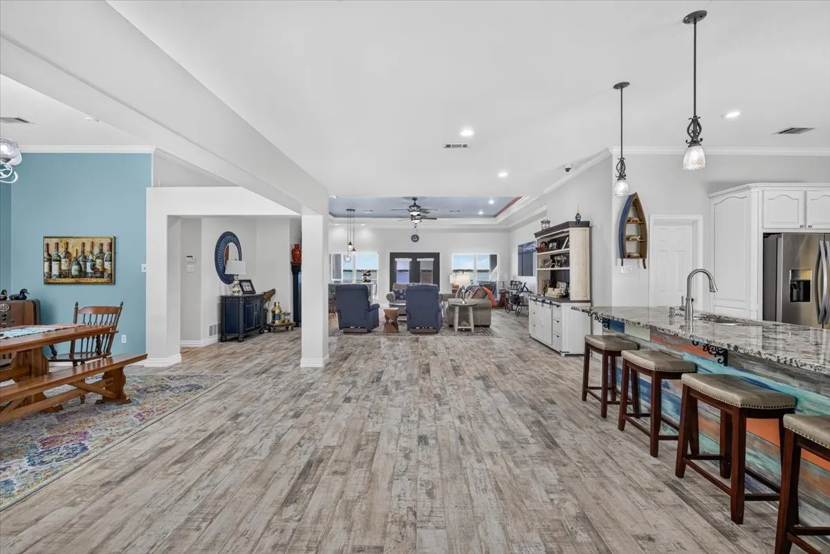 Single Family Residence For Sale in Henderson County , 507 Nob Hill Lane, Seven Points, Texas 75143, 3 Bedroom, 3 Bathroom, 3 Garage spaces, 2,851 Sqft, built in 2002, mls#21400096, Real Estate Agent in Seven Points, Homes For Sale in Henderson county, Homes For Sale in Seven Points, Realtor in Seven Points Texas, Real Estate Brokerage Independent Realty Texas, Luminita Cordes Realtor