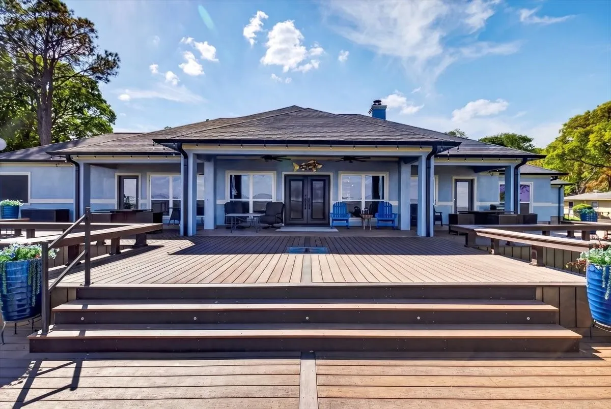 Single Family Residence For Sale in Henderson County , 507 Nob Hill Lane, Seven Points, Texas 75143, 3 Bedroom, 3 Bathroom, 3 Garage spaces, 2,851 Sqft, built in 2002, mls#21400096, Real Estate Agent in Seven Points, Homes For Sale in Henderson county, Homes For Sale in Seven Points, Realtor in Seven Points Texas, Real Estate Brokerage Independent Realty Texas, Luminita Cordes Realtor
