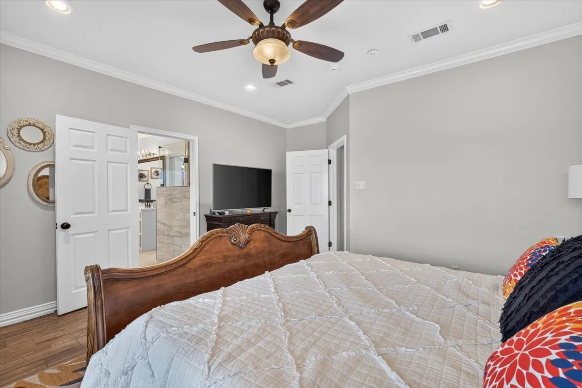 Single Family Residence For Sale in Henderson County , 507 Nob Hill Lane, Seven Points, Texas 75143, 3 Bedroom, 3 Bathroom, 3 Garage spaces, 2,851 Sqft, built in 2002, mls#21400096, Real Estate Agent in Seven Points, Homes For Sale in Henderson county, Homes For Sale in Seven Points, Realtor in Seven Points Texas, Real Estate Brokerage Independent Realty Texas, Luminita Cordes Realtor