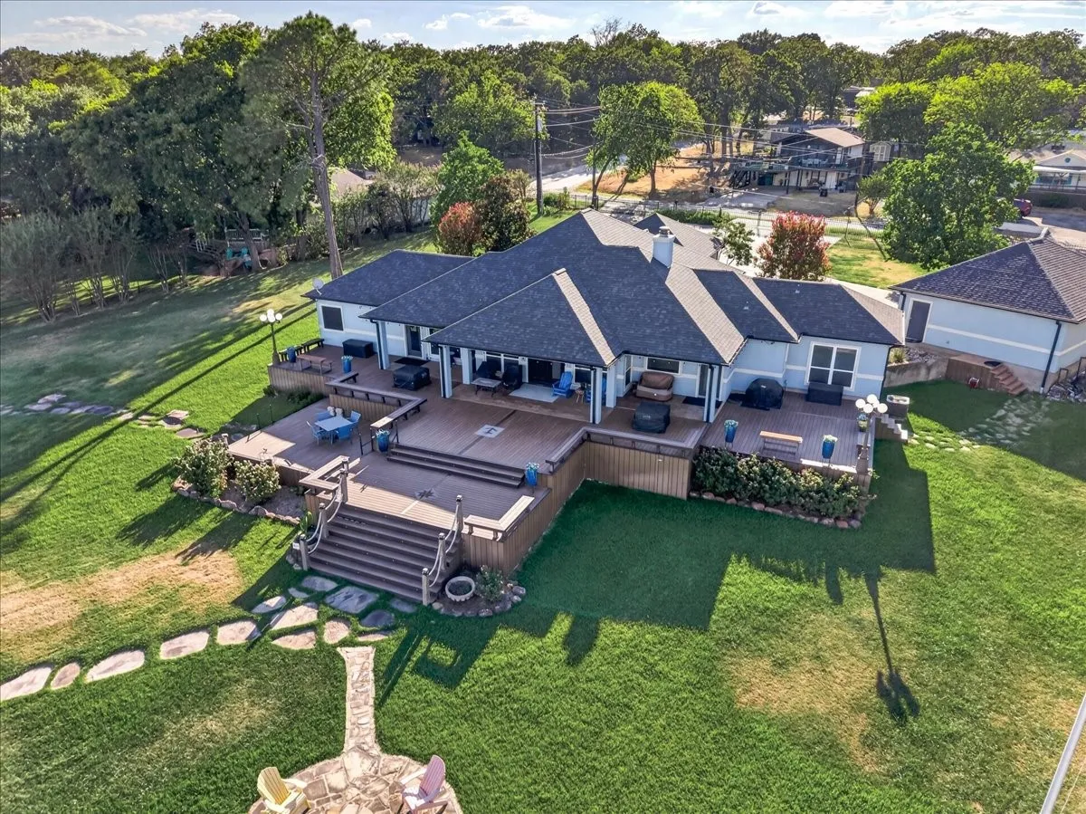 Single Family Residence For Sale in Henderson County , 507 Nob Hill Lane, Seven Points, Texas 75143, 3 Bedroom, 3 Bathroom, 3 Garage spaces, 2,851 Sqft, built in 2002, mls#21400096, Real Estate Agent in Seven Points, Homes For Sale in Henderson county, Homes For Sale in Seven Points, Realtor in Seven Points Texas, Real Estate Brokerage Independent Realty Texas, Luminita Cordes Realtor