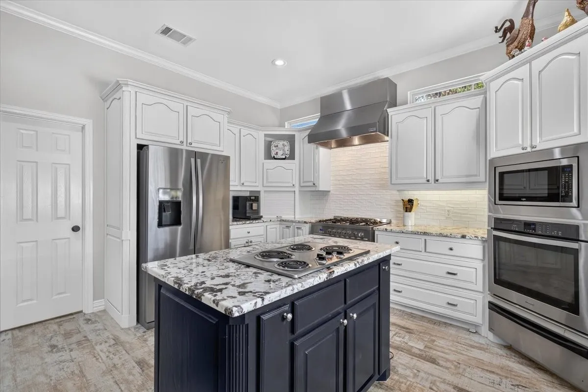Single Family Residence For Sale in Henderson County , 507 Nob Hill Lane, Seven Points, Texas 75143, 3 Bedroom, 3 Bathroom, 3 Garage spaces, 2,851 Sqft, built in 2002, mls#21400096, Real Estate Agent in Seven Points, Homes For Sale in Henderson county, Homes For Sale in Seven Points, Realtor in Seven Points Texas, Real Estate Brokerage Independent Realty Texas, Luminita Cordes Realtor
