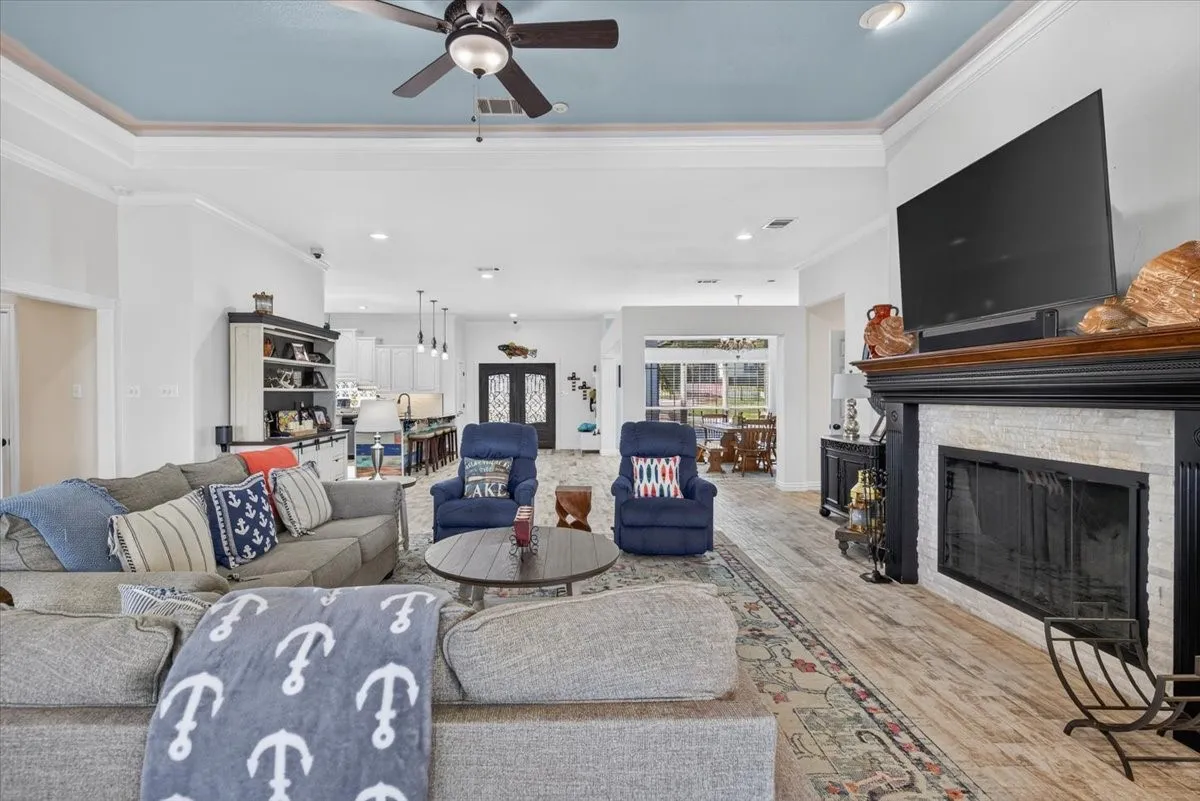 Single Family Residence For Sale in Henderson County , 507 Nob Hill Lane, Seven Points, Texas 75143, 3 Bedroom, 3 Bathroom, 3 Garage spaces, 2,851 Sqft, built in 2002, mls#21400096, Real Estate Agent in Seven Points, Homes For Sale in Henderson county, Homes For Sale in Seven Points, Realtor in Seven Points Texas, Real Estate Brokerage Independent Realty Texas, Luminita Cordes Realtor