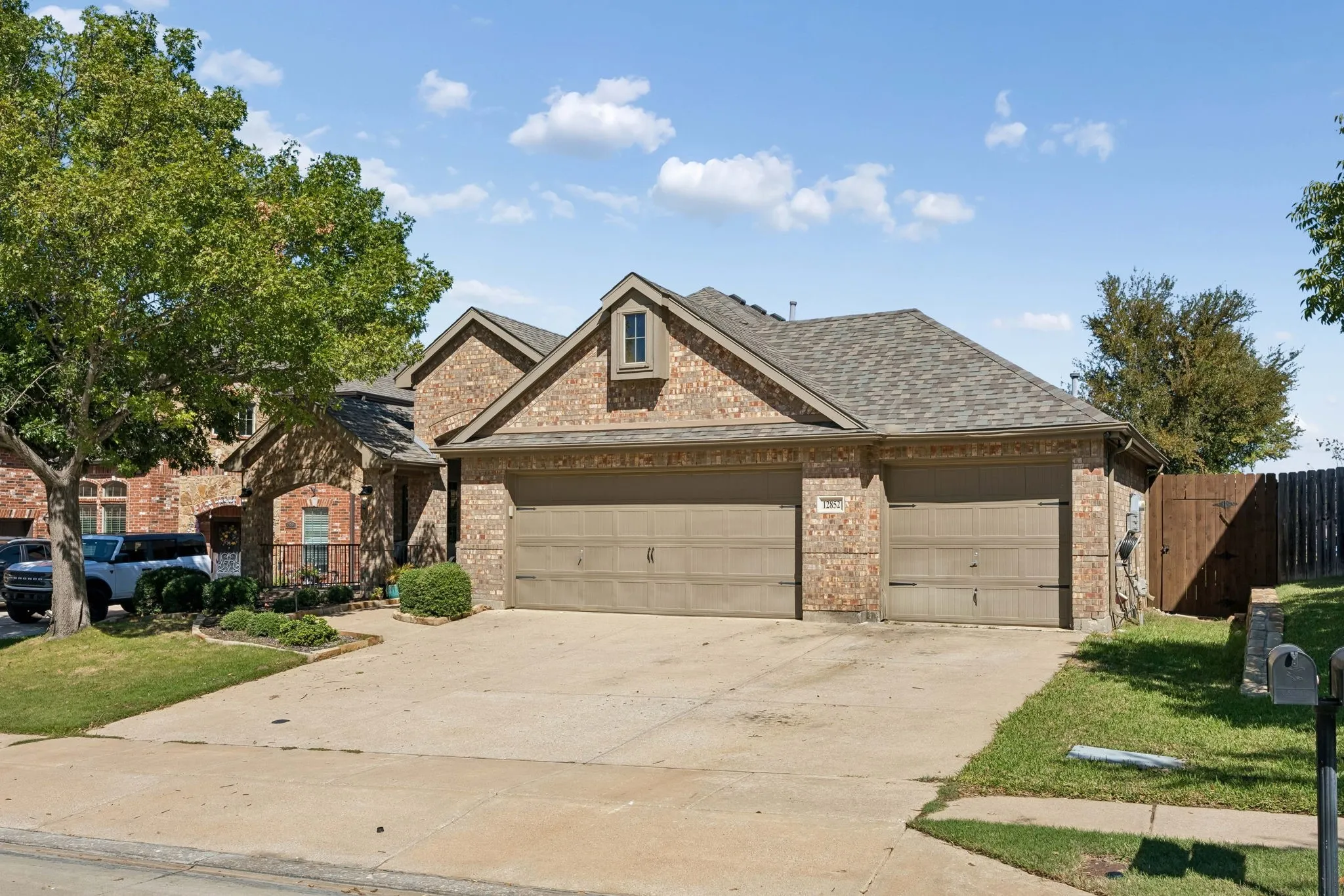 Single Family Residence For Sale in Tarrant County , 12852 Lizzie Place, Fort Worth, Texas 76244, 3 Bedroom, 2 Bathroom, 3 Garage spaces, 1,891 Sqft, built in 2005, mls#21407159, Real Estate Agent in Fort Worth, Homes For Sale in Tarrant county, Homes For Sale in Fort Worth, Realtor in Fort Worth Texas, Real Estate Brokerage Independent Realty Texas, Luminita Cordes Realtor