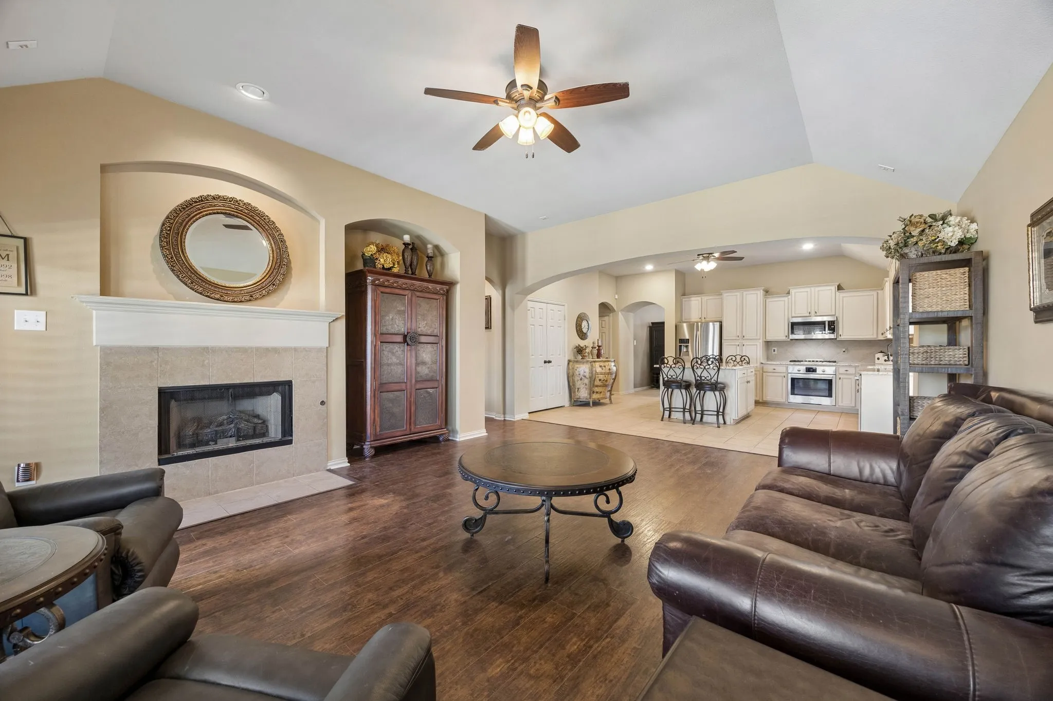 Single Family Residence For Sale in Tarrant County , 12852 Lizzie Place, Fort Worth, Texas 76244, 3 Bedroom, 2 Bathroom, 3 Garage spaces, 1,891 Sqft, built in 2005, mls#21407159, Real Estate Agent in Fort Worth, Homes For Sale in Tarrant county, Homes For Sale in Fort Worth, Realtor in Fort Worth Texas, Real Estate Brokerage Independent Realty Texas, Luminita Cordes Realtor