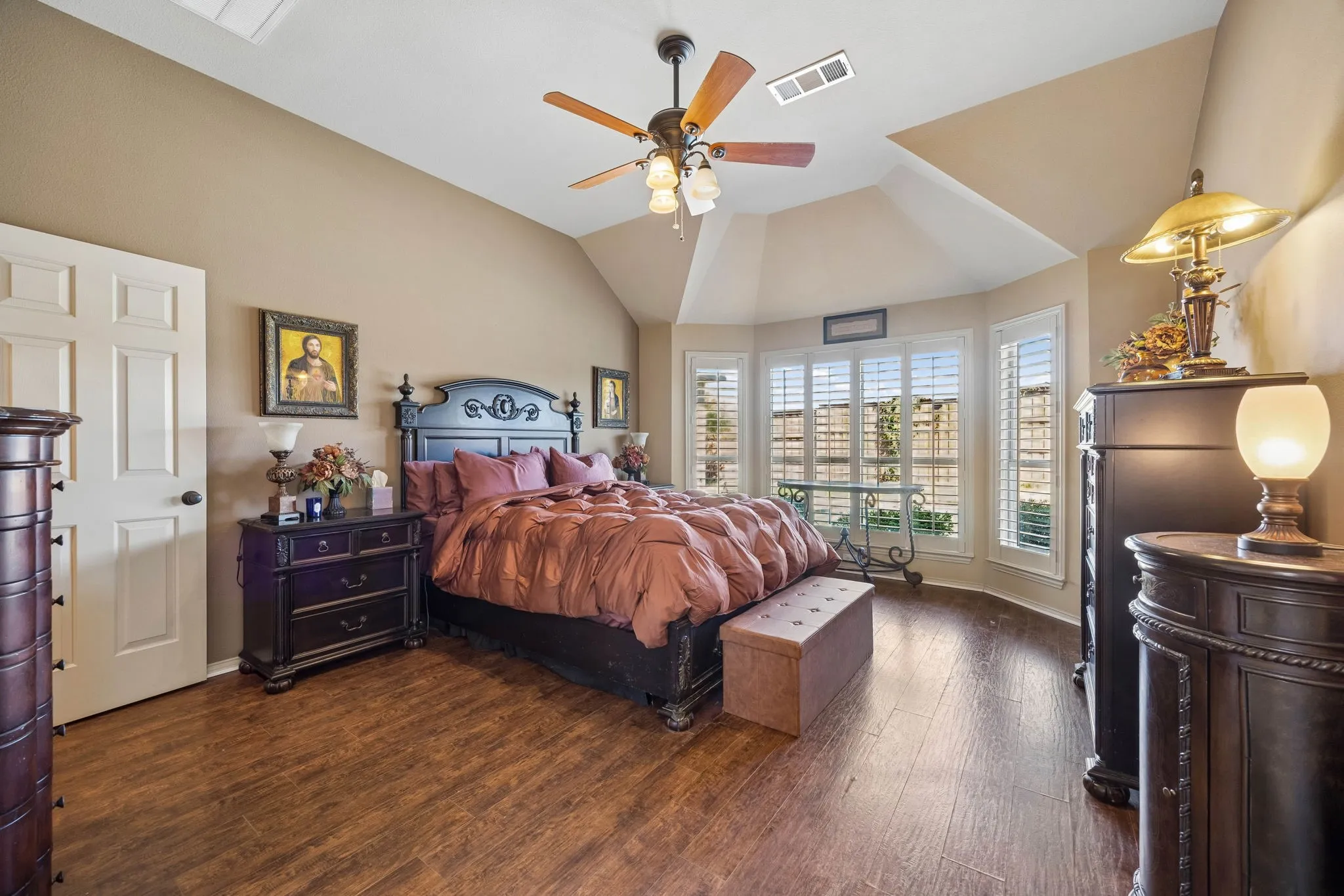 Single Family Residence For Sale in Tarrant County , 12852 Lizzie Place, Fort Worth, Texas 76244, 3 Bedroom, 2 Bathroom, 3 Garage spaces, 1,891 Sqft, built in 2005, mls#21407159, Real Estate Agent in Fort Worth, Homes For Sale in Tarrant county, Homes For Sale in Fort Worth, Realtor in Fort Worth Texas, Real Estate Brokerage Independent Realty Texas, Luminita Cordes Realtor