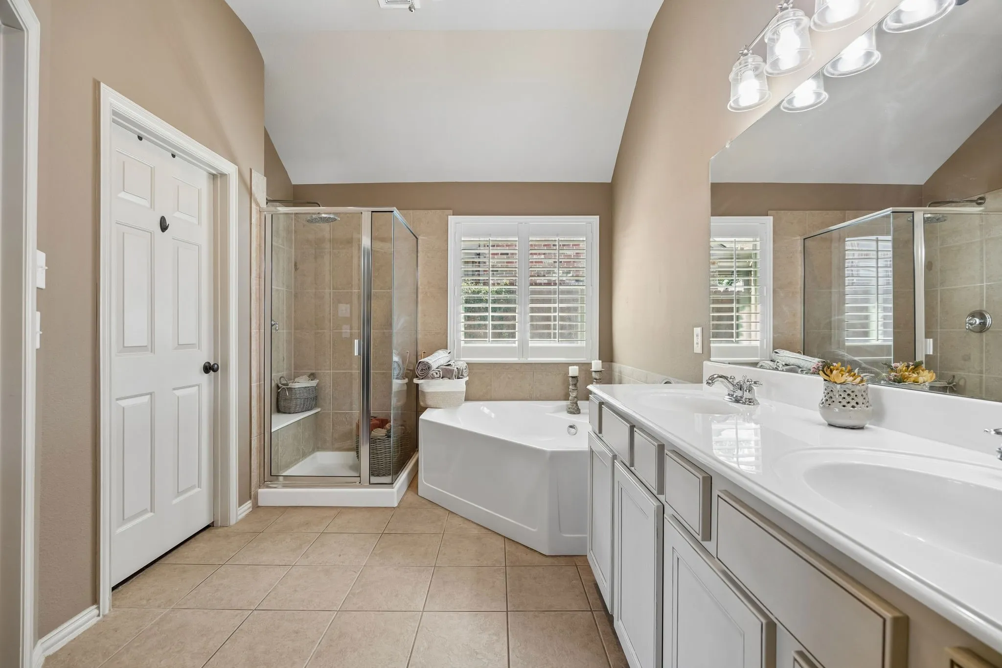 Single Family Residence For Sale in Tarrant County , 12852 Lizzie Place, Fort Worth, Texas 76244, 3 Bedroom, 2 Bathroom, 3 Garage spaces, 1,891 Sqft, built in 2005, mls#21407159, Real Estate Agent in Fort Worth, Homes For Sale in Tarrant county, Homes For Sale in Fort Worth, Realtor in Fort Worth Texas, Real Estate Brokerage Independent Realty Texas, Luminita Cordes Realtor