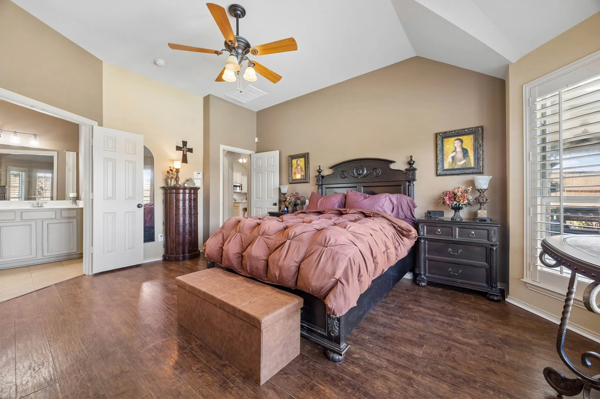 Single Family Residence For Sale in Tarrant County , 12852 Lizzie Place, Fort Worth, Texas 76244, 3 Bedroom, 2 Bathroom, 3 Garage spaces, 1,891 Sqft, built in 2005, mls#21407159, Real Estate Agent in Fort Worth, Homes For Sale in Tarrant county, Homes For Sale in Fort Worth, Realtor in Fort Worth Texas, Real Estate Brokerage Independent Realty Texas, Luminita Cordes Realtor