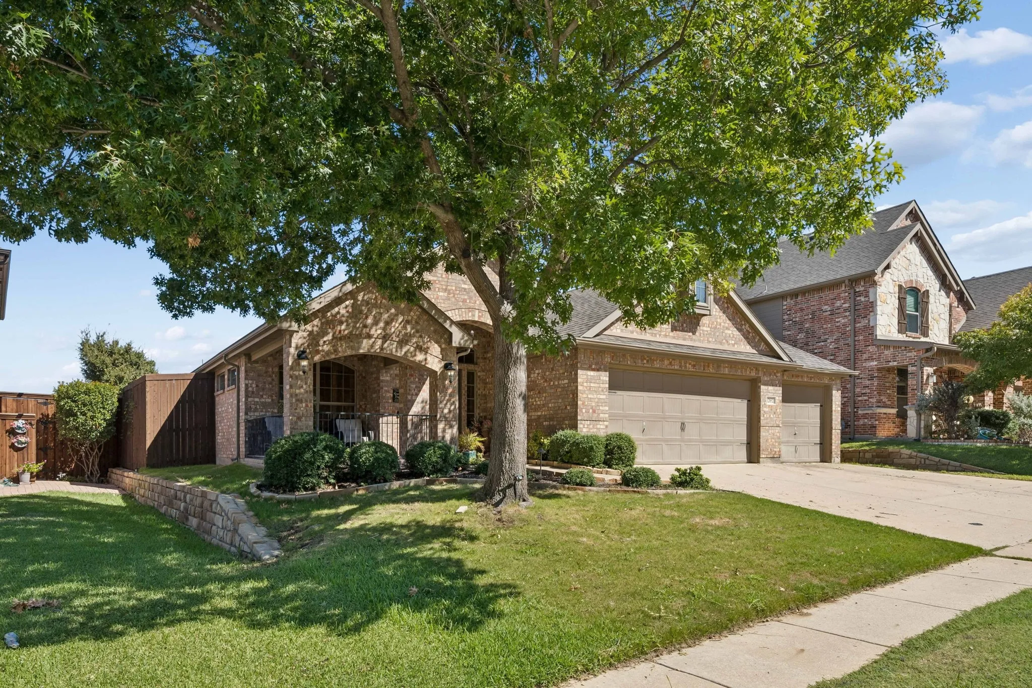Single Family Residence For Sale in Tarrant County , 12852 Lizzie Place, Fort Worth, Texas 76244, 3 Bedroom, 2 Bathroom, 3 Garage spaces, 1,891 Sqft, built in 2005, mls#21407159, Real Estate Agent in Fort Worth, Homes For Sale in Tarrant county, Homes For Sale in Fort Worth, Realtor in Fort Worth Texas, Real Estate Brokerage Independent Realty Texas, Luminita Cordes Realtor