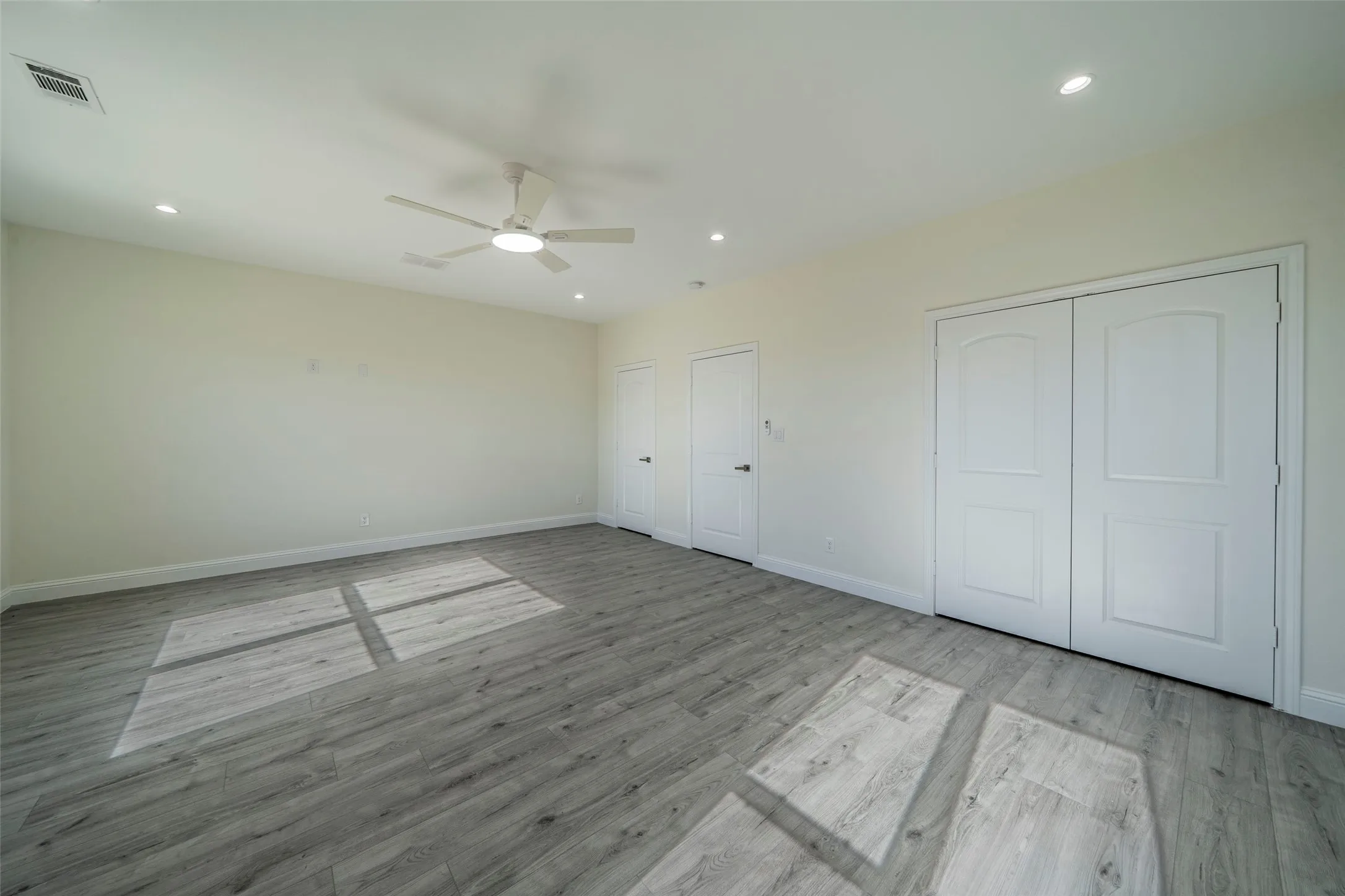 Single Family Residence For Rent in Collin County , 9840 Wyndbrook Drive, Frisco, Texas 75035, 6 Bedroom, 7 Bathroom, 2 Garage spaces, 4,703 Sqft, built in 2023, mls#21405344, Real Estate Agent in Frisco, Homes For Rent in Collin county, Homes For Rent in Frisco, Realtor in Frisco Texas, Real Estate Brokerage Independent Realty Texas, Luminita Cordes Realtor