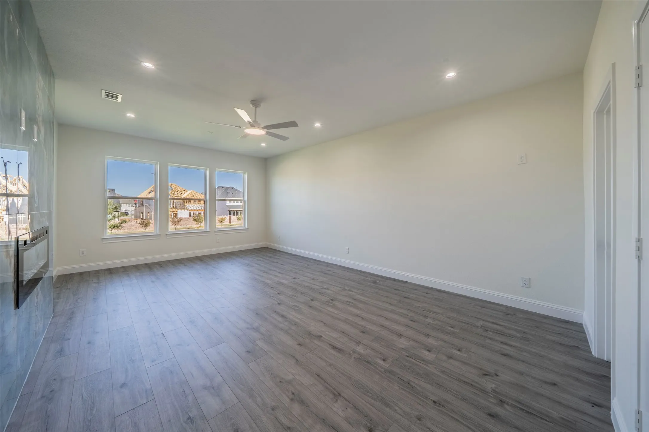 Single Family Residence For Rent in Collin County , 9840 Wyndbrook Drive, Frisco, Texas 75035, 6 Bedroom, 7 Bathroom, 2 Garage spaces, 4,703 Sqft, built in 2023, mls#21405344, Real Estate Agent in Frisco, Homes For Rent in Collin county, Homes For Rent in Frisco, Realtor in Frisco Texas, Real Estate Brokerage Independent Realty Texas, Luminita Cordes Realtor