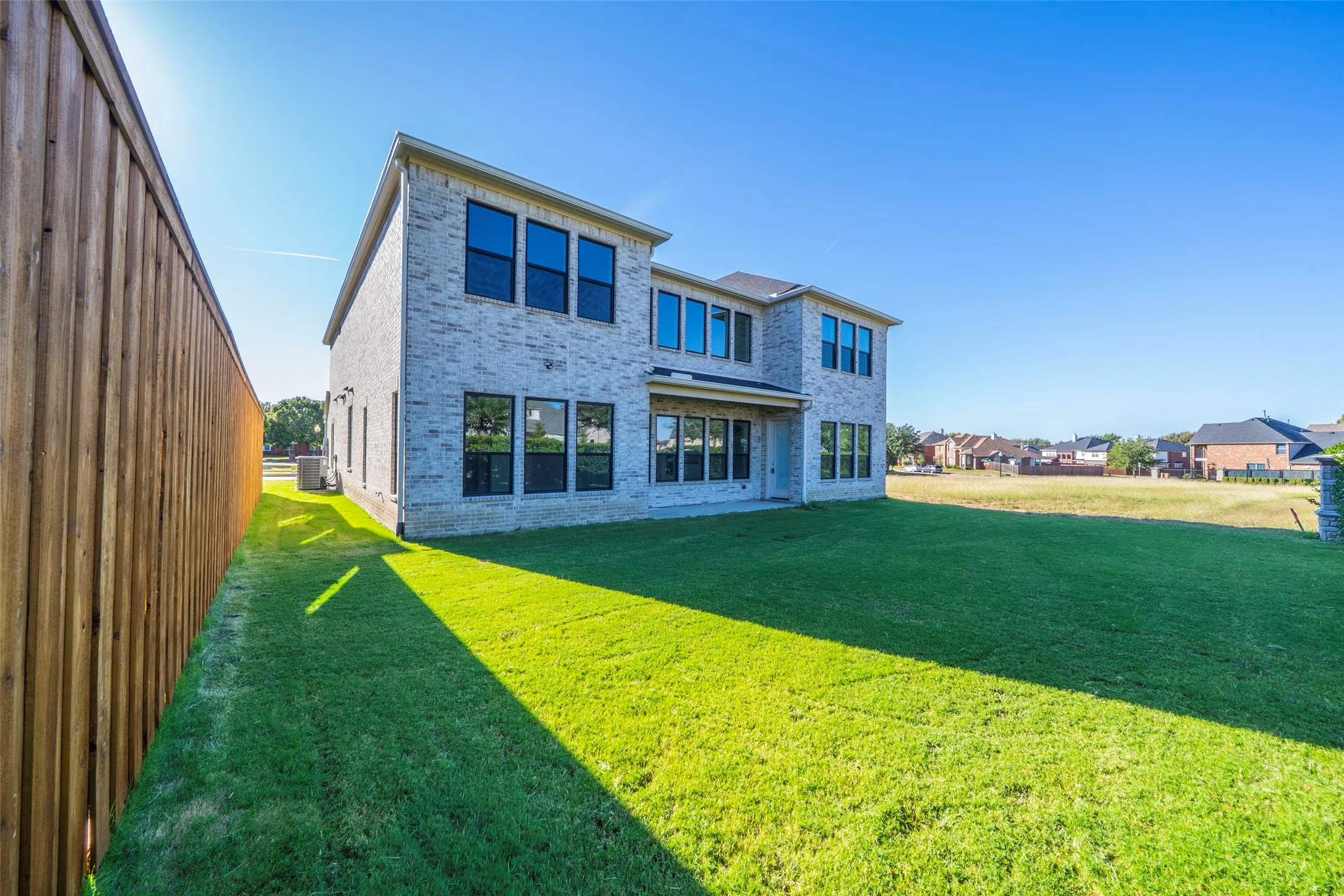 Single Family Residence For Rent in Collin County , 9840 Wyndbrook Drive, Frisco, Texas 75035, 6 Bedroom, 7 Bathroom, 2 Garage spaces, 4,703 Sqft, built in 2023, mls#21405344, Real Estate Agent in Frisco, Homes For Rent in Collin county, Homes For Rent in Frisco, Realtor in Frisco Texas, Real Estate Brokerage Independent Realty Texas, Luminita Cordes Realtor