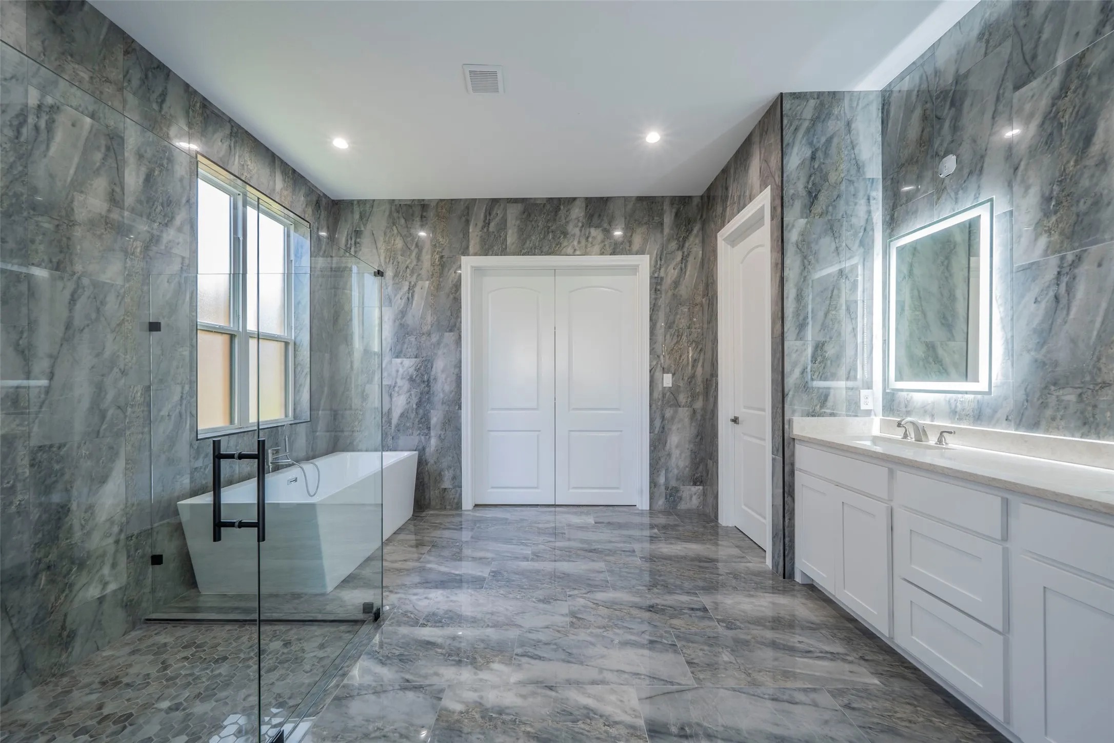Single Family Residence For Rent in Collin County , 9840 Wyndbrook Drive, Frisco, Texas 75035, 6 Bedroom, 7 Bathroom, 2 Garage spaces, 4,703 Sqft, built in 2023, mls#21405344, Real Estate Agent in Frisco, Homes For Rent in Collin county, Homes For Rent in Frisco, Realtor in Frisco Texas, Real Estate Brokerage Independent Realty Texas, Luminita Cordes Realtor