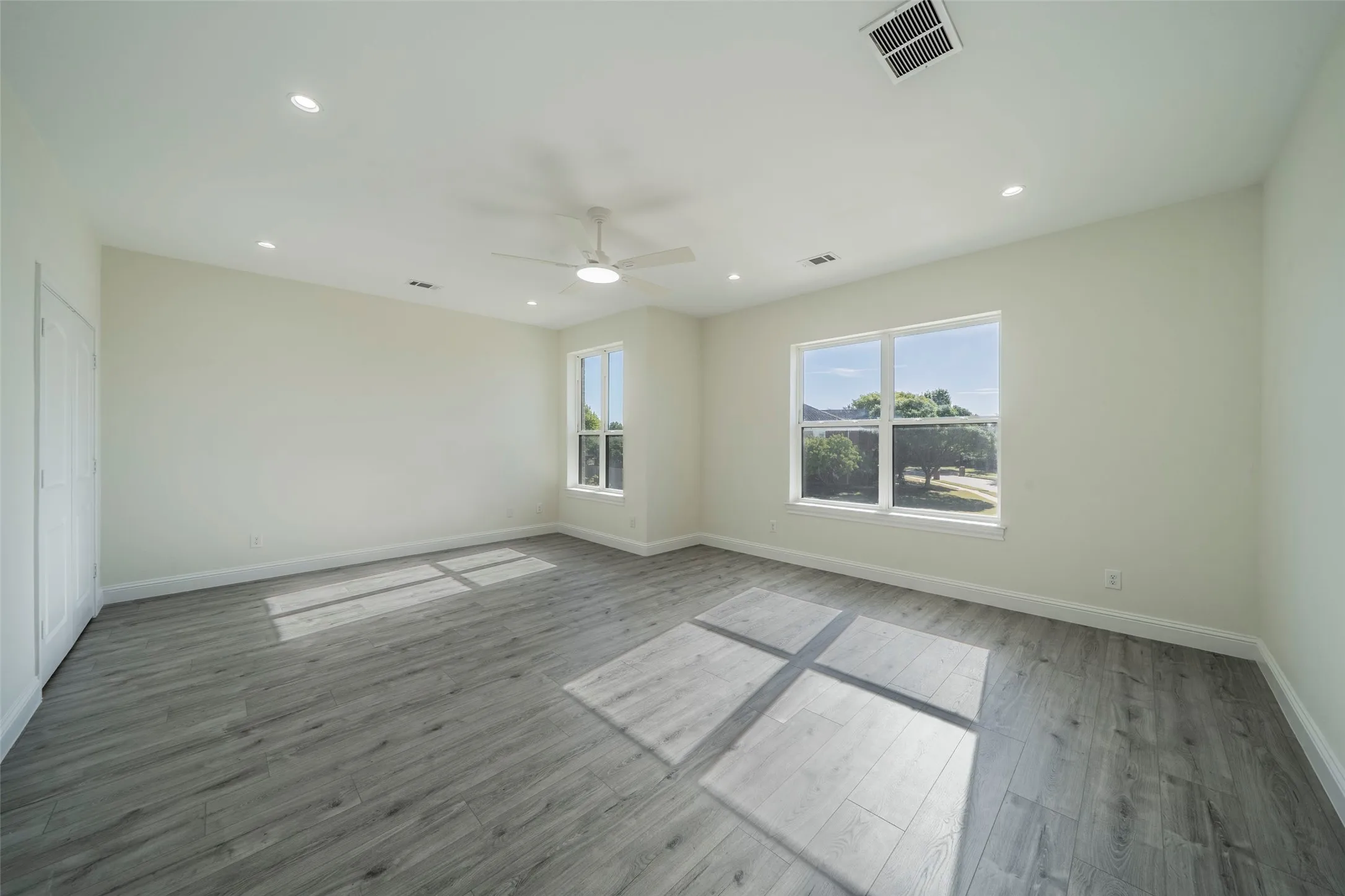Single Family Residence For Rent in Collin County , 9840 Wyndbrook Drive, Frisco, Texas 75035, 6 Bedroom, 7 Bathroom, 2 Garage spaces, 4,703 Sqft, built in 2023, mls#21405344, Real Estate Agent in Frisco, Homes For Rent in Collin county, Homes For Rent in Frisco, Realtor in Frisco Texas, Real Estate Brokerage Independent Realty Texas, Luminita Cordes Realtor