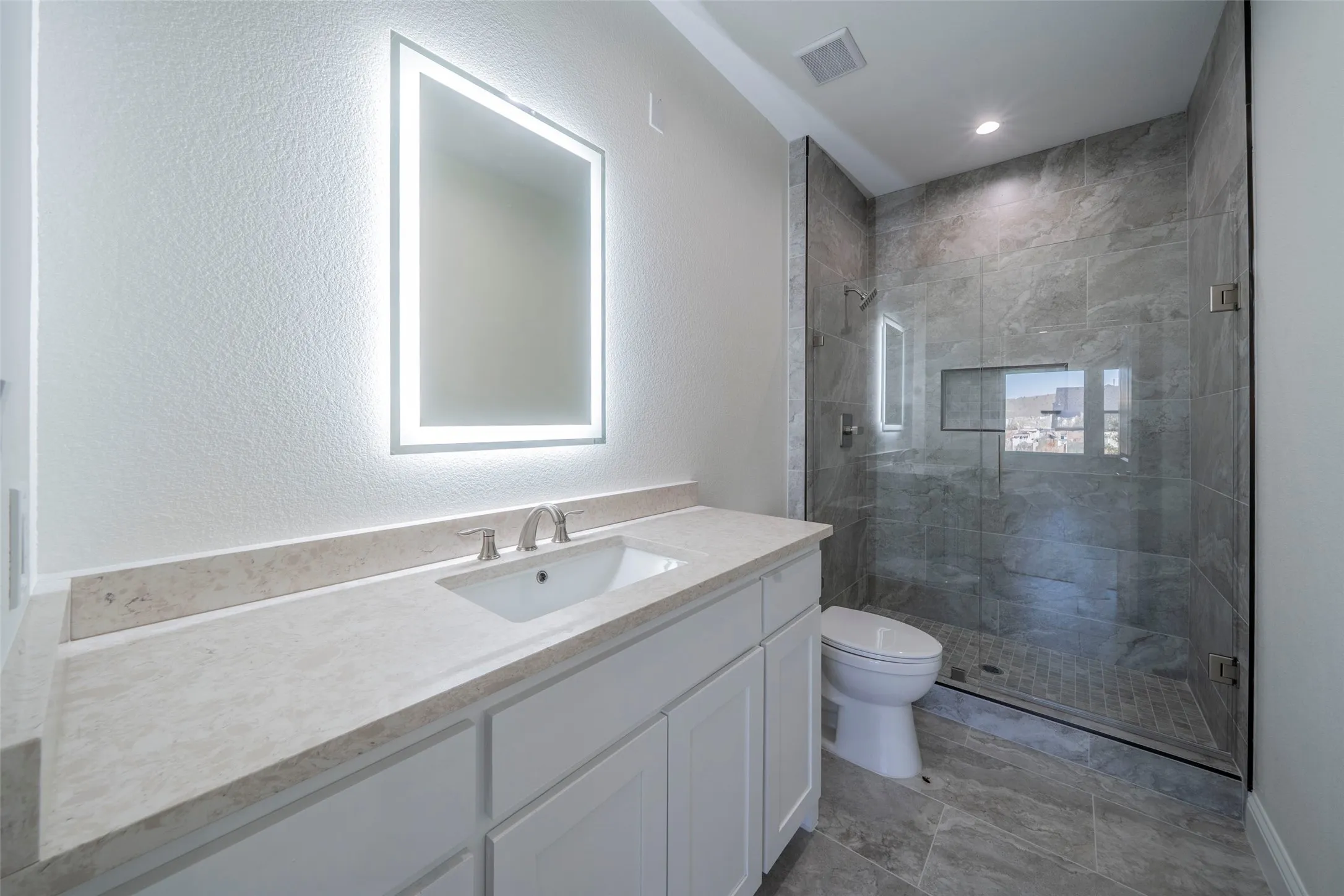 Single Family Residence For Rent in Collin County , 9840 Wyndbrook Drive, Frisco, Texas 75035, 6 Bedroom, 7 Bathroom, 2 Garage spaces, 4,703 Sqft, built in 2023, mls#21405344, Real Estate Agent in Frisco, Homes For Rent in Collin county, Homes For Rent in Frisco, Realtor in Frisco Texas, Real Estate Brokerage Independent Realty Texas, Luminita Cordes Realtor