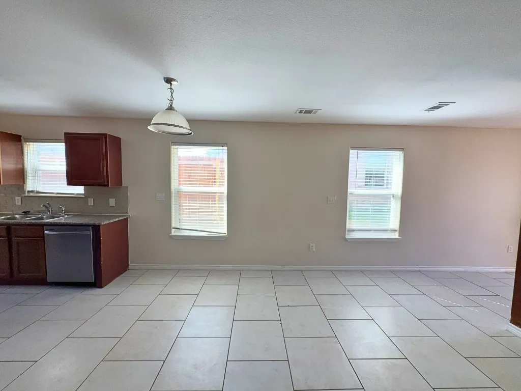 Duplex For Rent in Collin County , 721 E College Street, Princeton, Texas 75407, 4 Bedroom, 3 Bathroom, 1 Garage spaces, 1,637 Sqft, built in 2014, mls#21407125, Real Estate Agent in Princeton, Homes For Rent in Collin county, Homes For Rent in Princeton, Realtor in Princeton Texas, Real Estate Brokerage Independent Realty Texas, Luminita Cordes Realtor