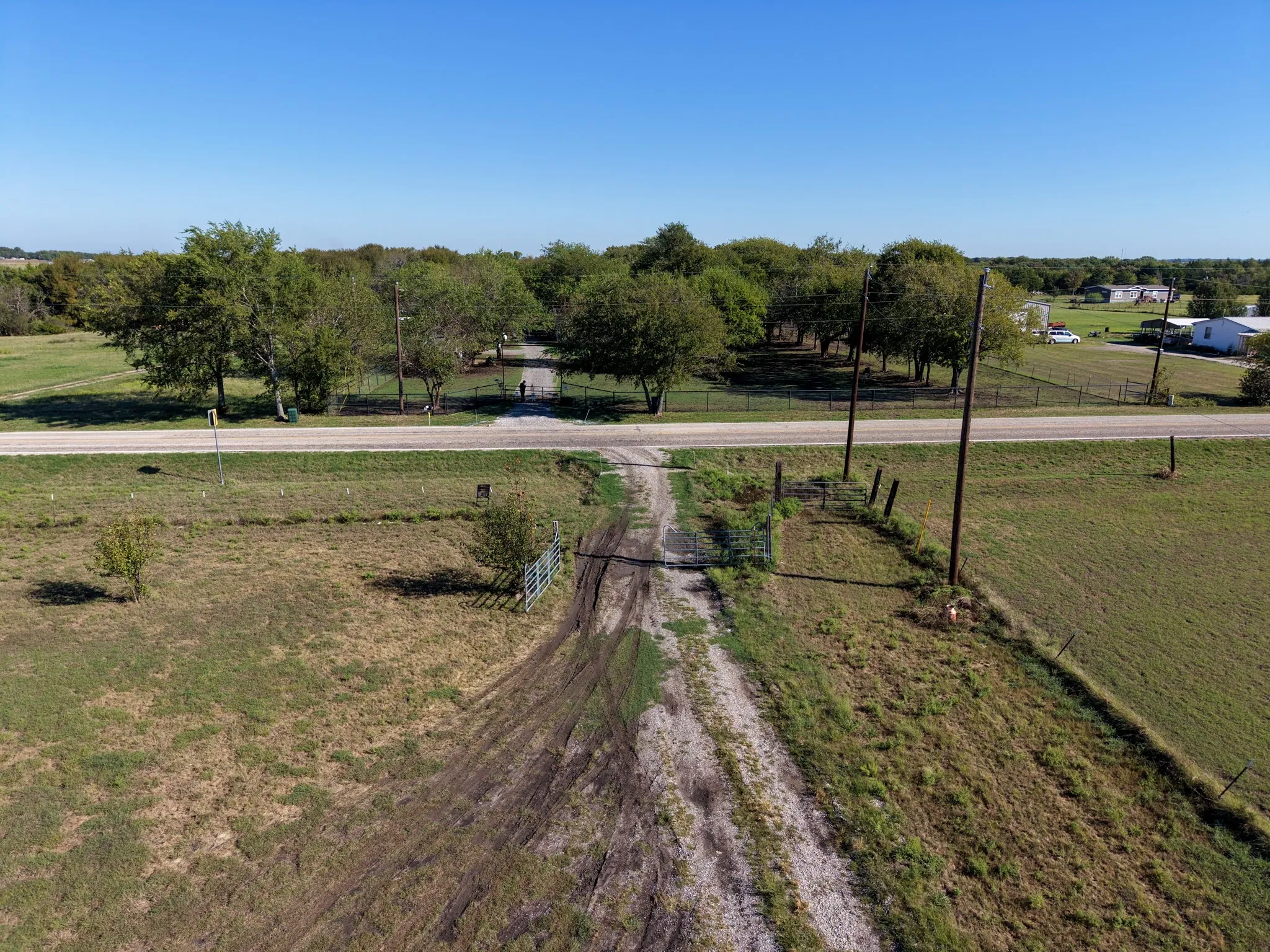 Unimproved Land For Sale in Grayson County , 8300 / TBD Fm 697, Whitewright, Texas 75491, 0, 0, Garage spaces, 0 Sqft, built in 0, mls#21405616, Real Estate Agent in Whitewright, Homes For Sale in Grayson county, Homes For Sale in Whitewright, Realtor in Whitewright Texas, Real Estate Brokerage Independent Realty Texas, Luminita Cordes Realtor