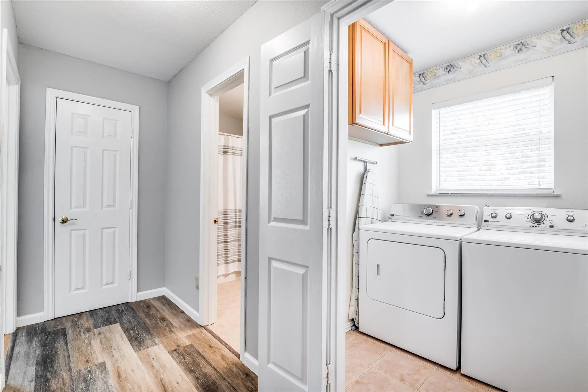 Single Family Residence For Rent in Grayson County , 796 Bounds Road, Gunter, Texas 75058, 3 Bedroom, 3 Bathroom, 3 Garage spaces, 1,776 Sqft, built in 2000, mls#21407170, Real Estate Agent in Gunter, Homes For Rent in Grayson county, Homes For Rent in Gunter, Realtor in Gunter Texas, Real Estate Brokerage Independent Realty Texas, Luminita Cordes Realtor