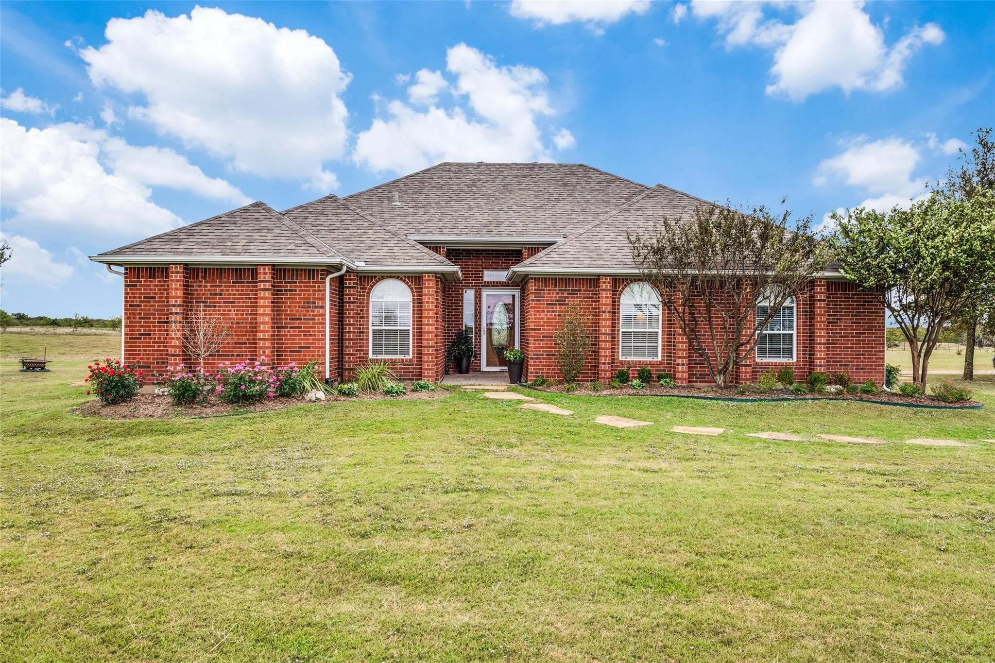 Single Family Residence For Rent