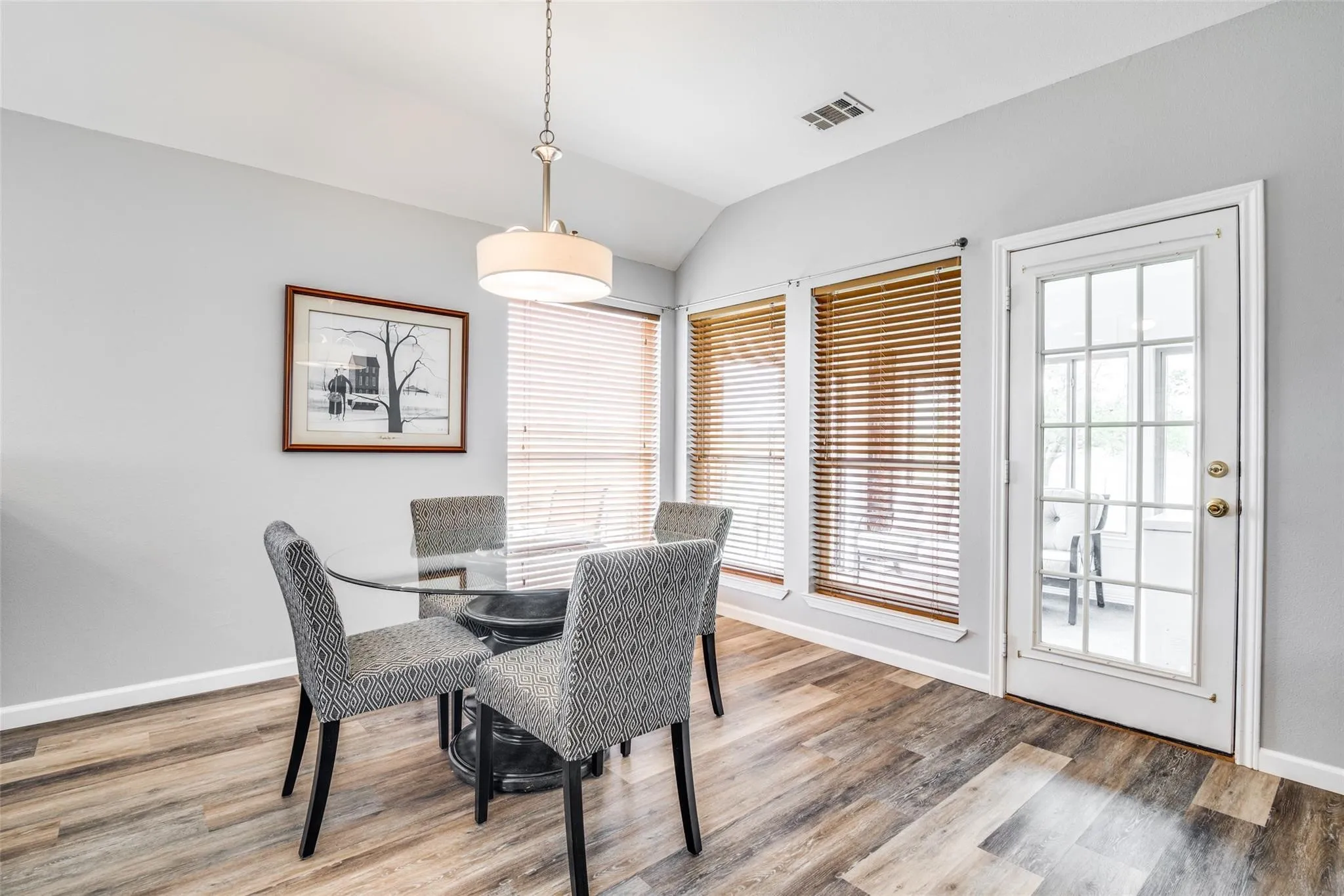 Single Family Residence For Rent in Grayson County , 796 Bounds Road, Gunter, Texas 75058, 3 Bedroom, 3 Bathroom, 3 Garage spaces, 1,776 Sqft, built in 2000, mls#21407170, Real Estate Agent in Gunter, Homes For Rent in Grayson county, Homes For Rent in Gunter, Realtor in Gunter Texas, Real Estate Brokerage Independent Realty Texas, Luminita Cordes Realtor