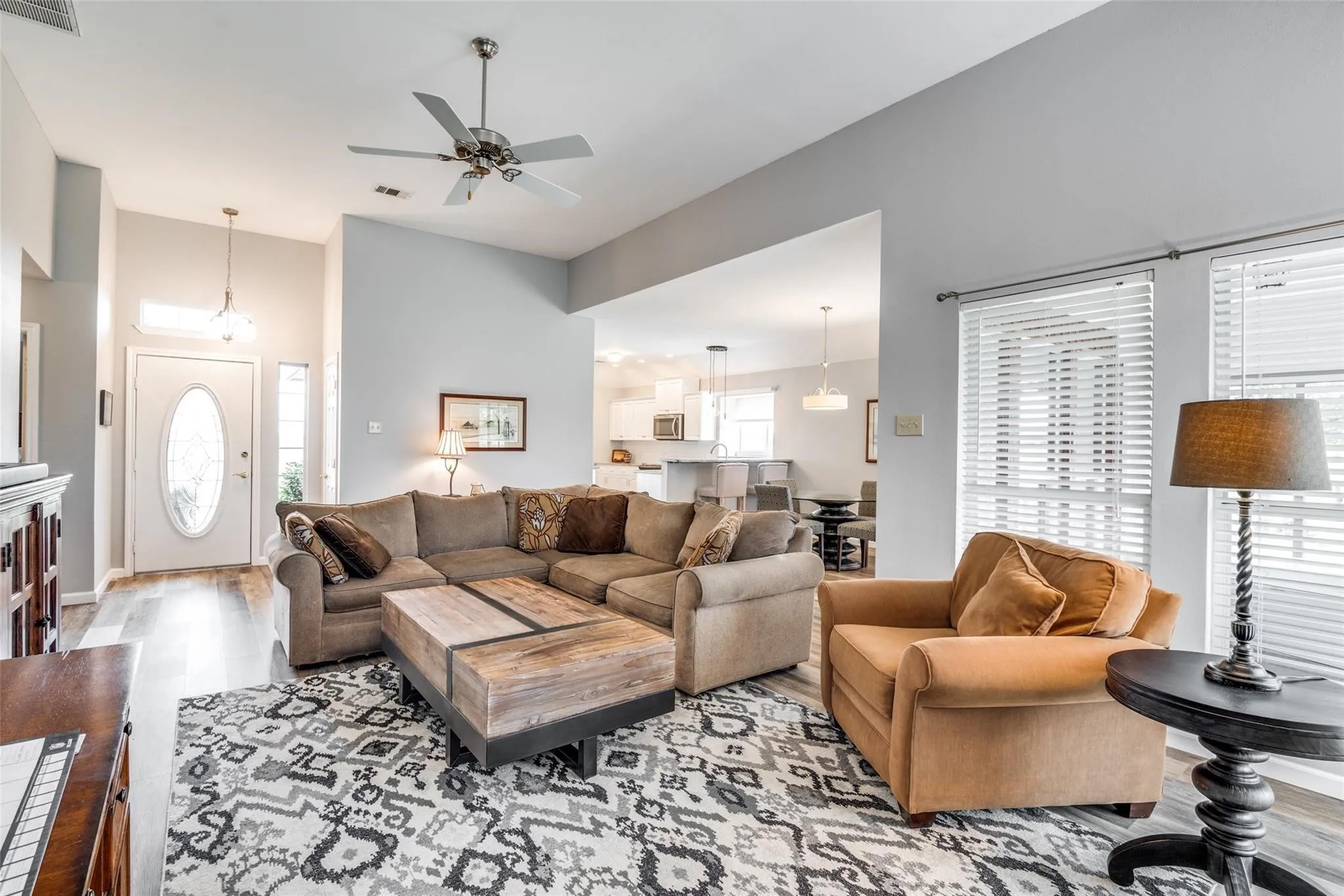 Single Family Residence For Rent in Grayson County , 796 Bounds Road, Gunter, Texas 75058, 3 Bedroom, 3 Bathroom, 3 Garage spaces, 1,776 Sqft, built in 2000, mls#21407170, Real Estate Agent in Gunter, Homes For Rent in Grayson county, Homes For Rent in Gunter, Realtor in Gunter Texas, Real Estate Brokerage Independent Realty Texas, Luminita Cordes Realtor
