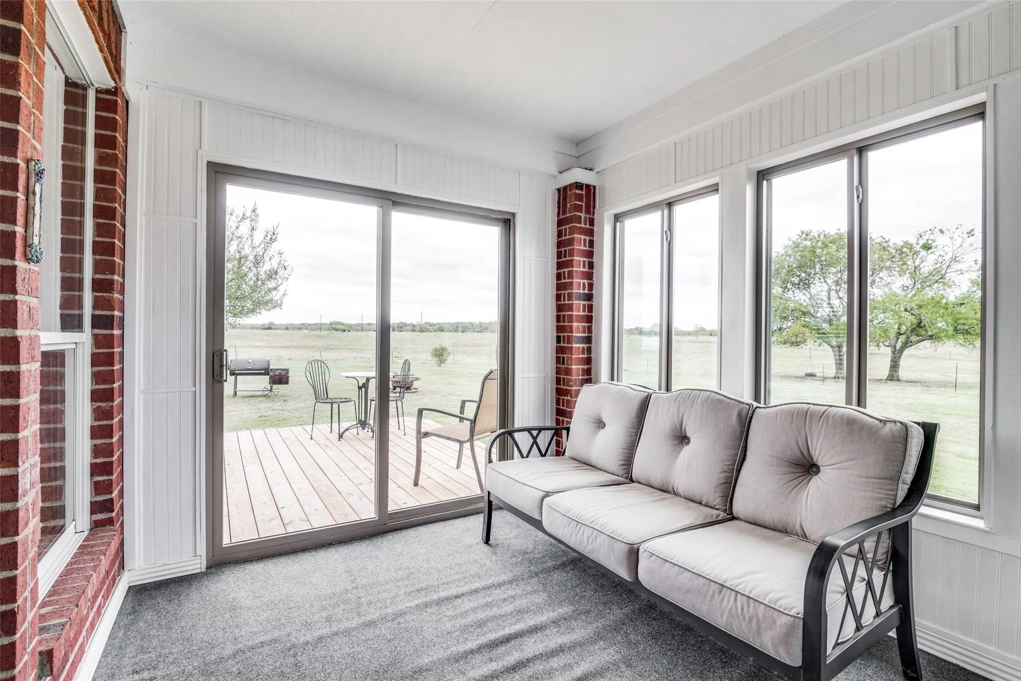 Single Family Residence For Rent in Grayson County , 796 Bounds Road, Gunter, Texas 75058, 3 Bedroom, 3 Bathroom, 3 Garage spaces, 1,776 Sqft, built in 2000, mls#21407170, Real Estate Agent in Gunter, Homes For Rent in Grayson county, Homes For Rent in Gunter, Realtor in Gunter Texas, Real Estate Brokerage Independent Realty Texas, Luminita Cordes Realtor