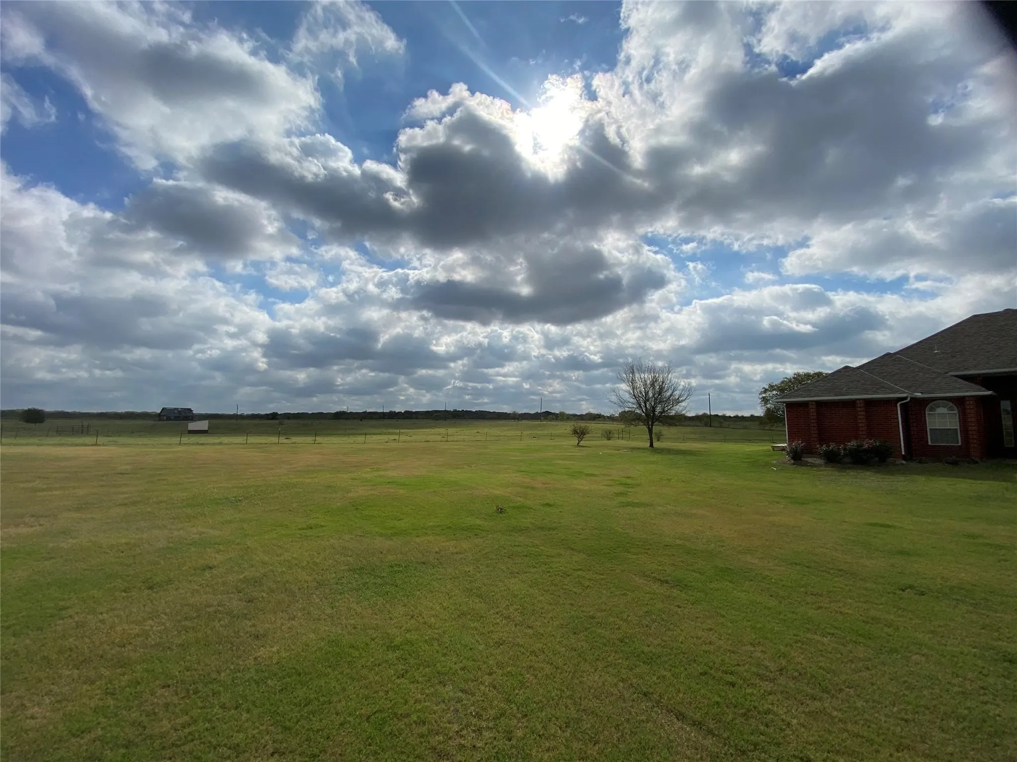 Single Family Residence For Rent in Grayson County , 796 Bounds Road, Gunter, Texas 75058, 3 Bedroom, 3 Bathroom, 3 Garage spaces, 1,776 Sqft, built in 2000, mls#21407170, Real Estate Agent in Gunter, Homes For Rent in Grayson county, Homes For Rent in Gunter, Realtor in Gunter Texas, Real Estate Brokerage Independent Realty Texas, Luminita Cordes Realtor