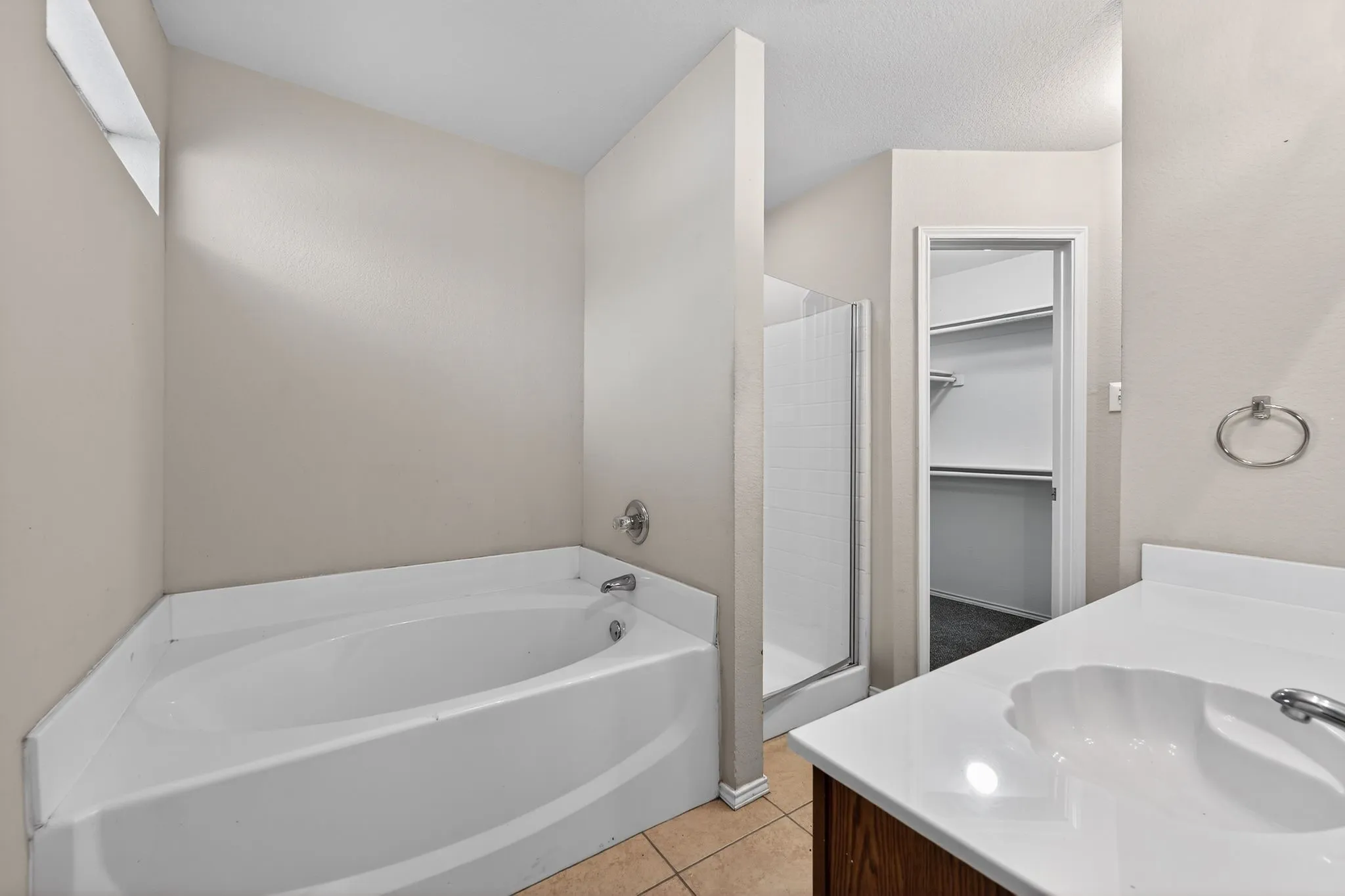 Single Family Residence For Sale in Dallas County , 1715 Reynolds Street, Lancaster, Texas 75134, 3 Bedroom, 2 Bathroom, 2 Garage spaces, 1,407 Sqft, built in 2001, mls#21407071, Real Estate Agent in Lancaster, Homes For Sale in Dallas county, Homes For Sale in Lancaster, Realtor in Lancaster Texas, Real Estate Brokerage Independent Realty Texas, Luminita Cordes Realtor
