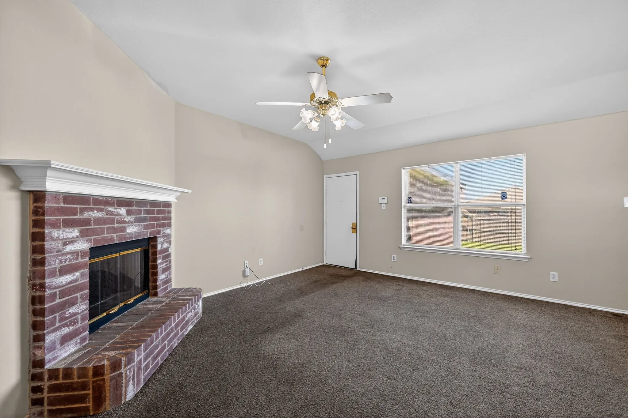 Single Family Residence For Sale in Dallas County , 1715 Reynolds Street, Lancaster, Texas 75134, 3 Bedroom, 2 Bathroom, 2 Garage spaces, 1,407 Sqft, built in 2001, mls#21407071, Real Estate Agent in Lancaster, Homes For Sale in Dallas county, Homes For Sale in Lancaster, Realtor in Lancaster Texas, Real Estate Brokerage Independent Realty Texas, Luminita Cordes Realtor