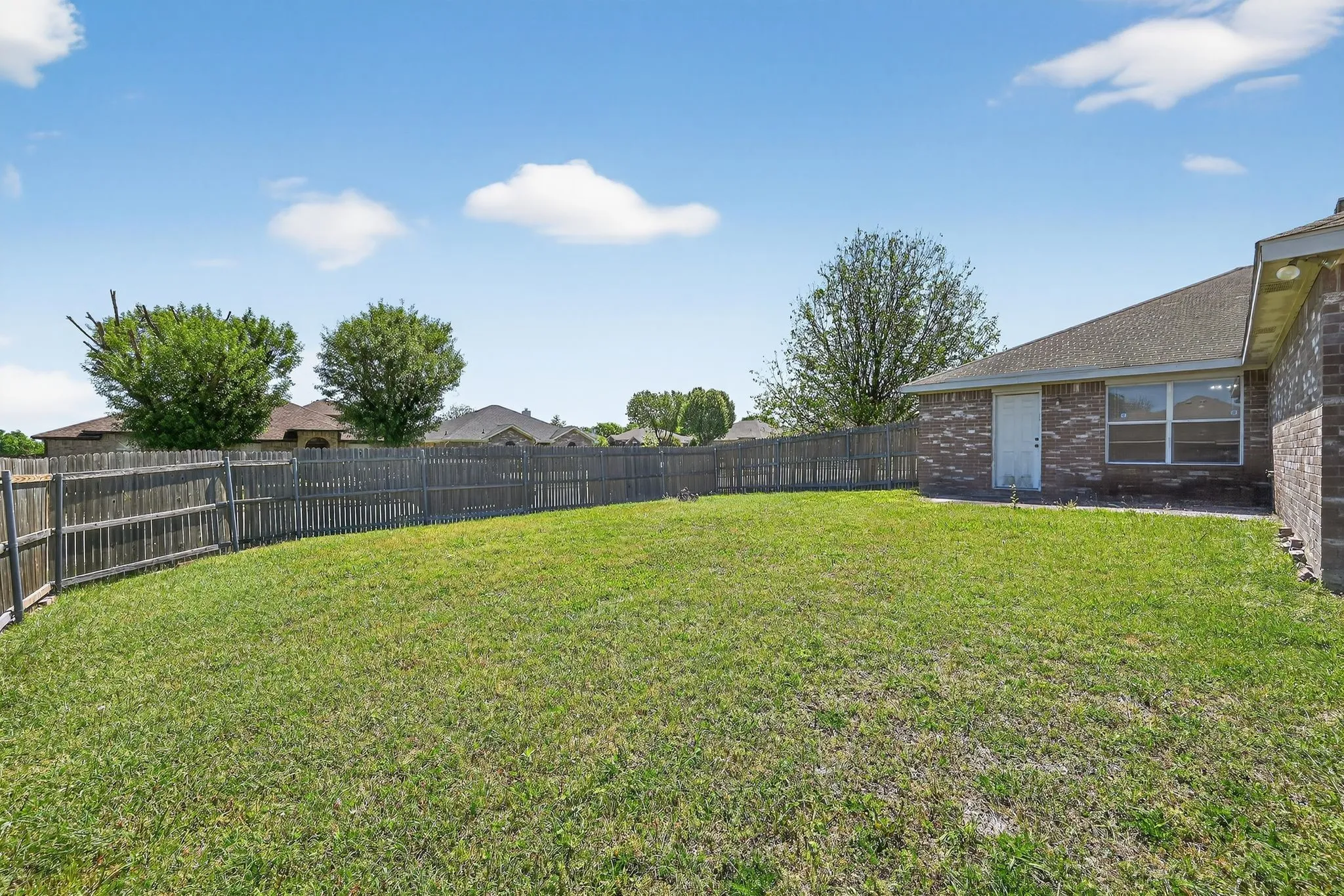 Single Family Residence For Sale in Dallas County , 1715 Reynolds Street, Lancaster, Texas 75134, 3 Bedroom, 2 Bathroom, 2 Garage spaces, 1,407 Sqft, built in 2001, mls#21407071, Real Estate Agent in Lancaster, Homes For Sale in Dallas county, Homes For Sale in Lancaster, Realtor in Lancaster Texas, Real Estate Brokerage Independent Realty Texas, Luminita Cordes Realtor