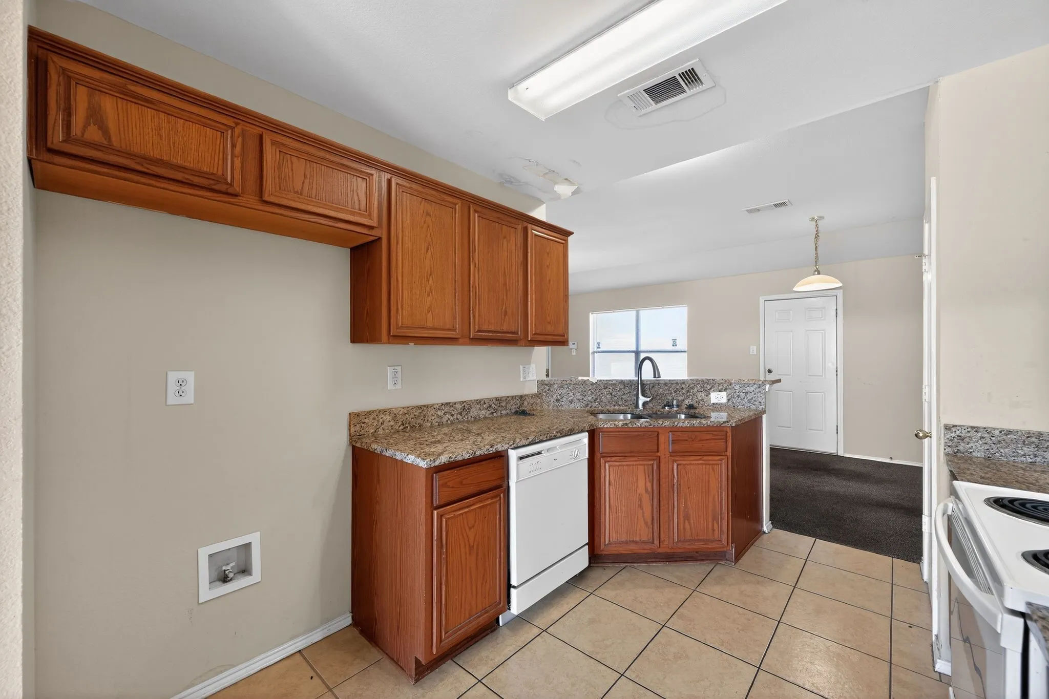 Single Family Residence For Sale in Dallas County , 1715 Reynolds Street, Lancaster, Texas 75134, 3 Bedroom, 2 Bathroom, 2 Garage spaces, 1,407 Sqft, built in 2001, mls#21407071, Real Estate Agent in Lancaster, Homes For Sale in Dallas county, Homes For Sale in Lancaster, Realtor in Lancaster Texas, Real Estate Brokerage Independent Realty Texas, Luminita Cordes Realtor