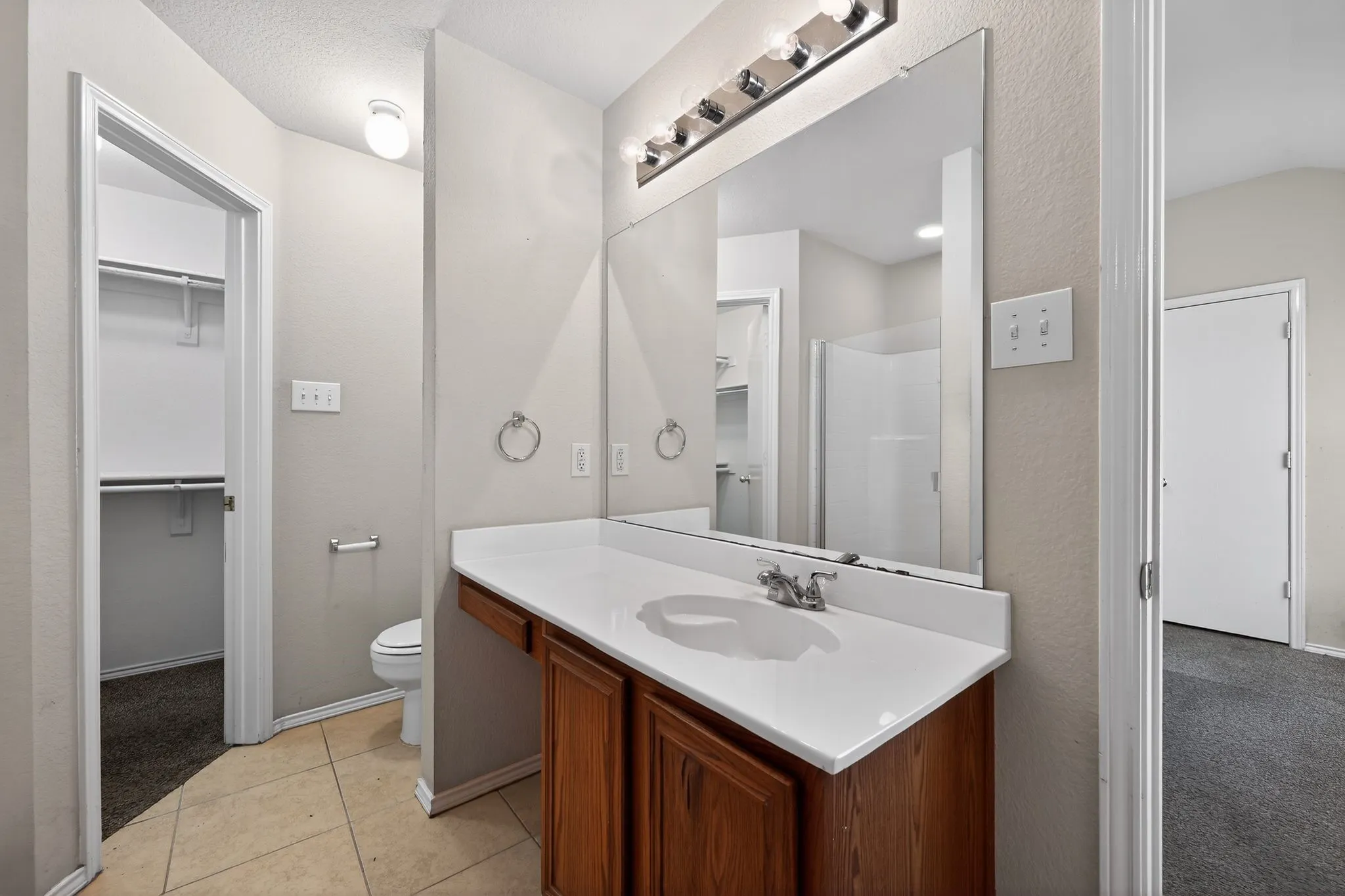 Single Family Residence For Sale in Dallas County , 1715 Reynolds Street, Lancaster, Texas 75134, 3 Bedroom, 2 Bathroom, 2 Garage spaces, 1,407 Sqft, built in 2001, mls#21407071, Real Estate Agent in Lancaster, Homes For Sale in Dallas county, Homes For Sale in Lancaster, Realtor in Lancaster Texas, Real Estate Brokerage Independent Realty Texas, Luminita Cordes Realtor