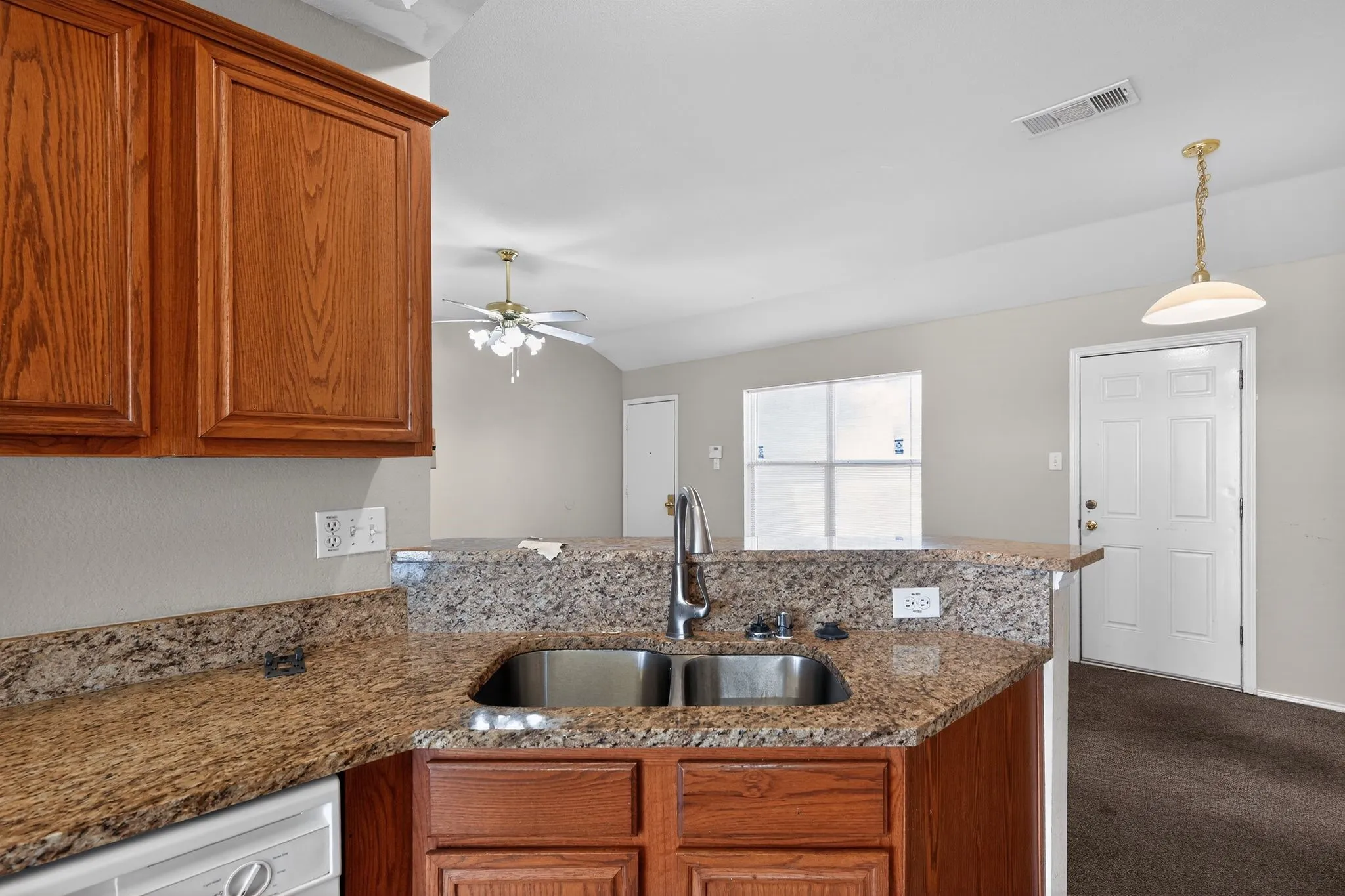 Single Family Residence For Sale in Dallas County , 1715 Reynolds Street, Lancaster, Texas 75134, 3 Bedroom, 2 Bathroom, 2 Garage spaces, 1,407 Sqft, built in 2001, mls#21407071, Real Estate Agent in Lancaster, Homes For Sale in Dallas county, Homes For Sale in Lancaster, Realtor in Lancaster Texas, Real Estate Brokerage Independent Realty Texas, Luminita Cordes Realtor