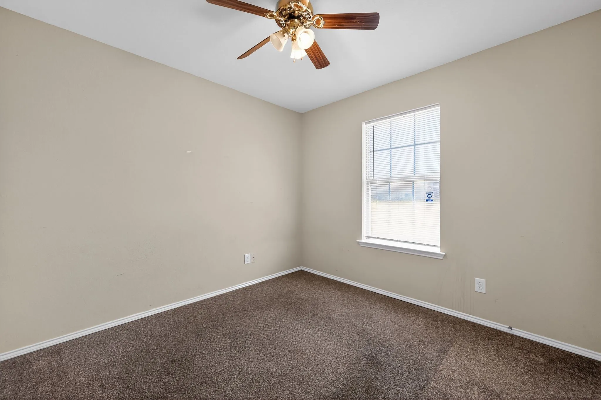 Single Family Residence For Sale in Dallas County , 1715 Reynolds Street, Lancaster, Texas 75134, 3 Bedroom, 2 Bathroom, 2 Garage spaces, 1,407 Sqft, built in 2001, mls#21407071, Real Estate Agent in Lancaster, Homes For Sale in Dallas county, Homes For Sale in Lancaster, Realtor in Lancaster Texas, Real Estate Brokerage Independent Realty Texas, Luminita Cordes Realtor