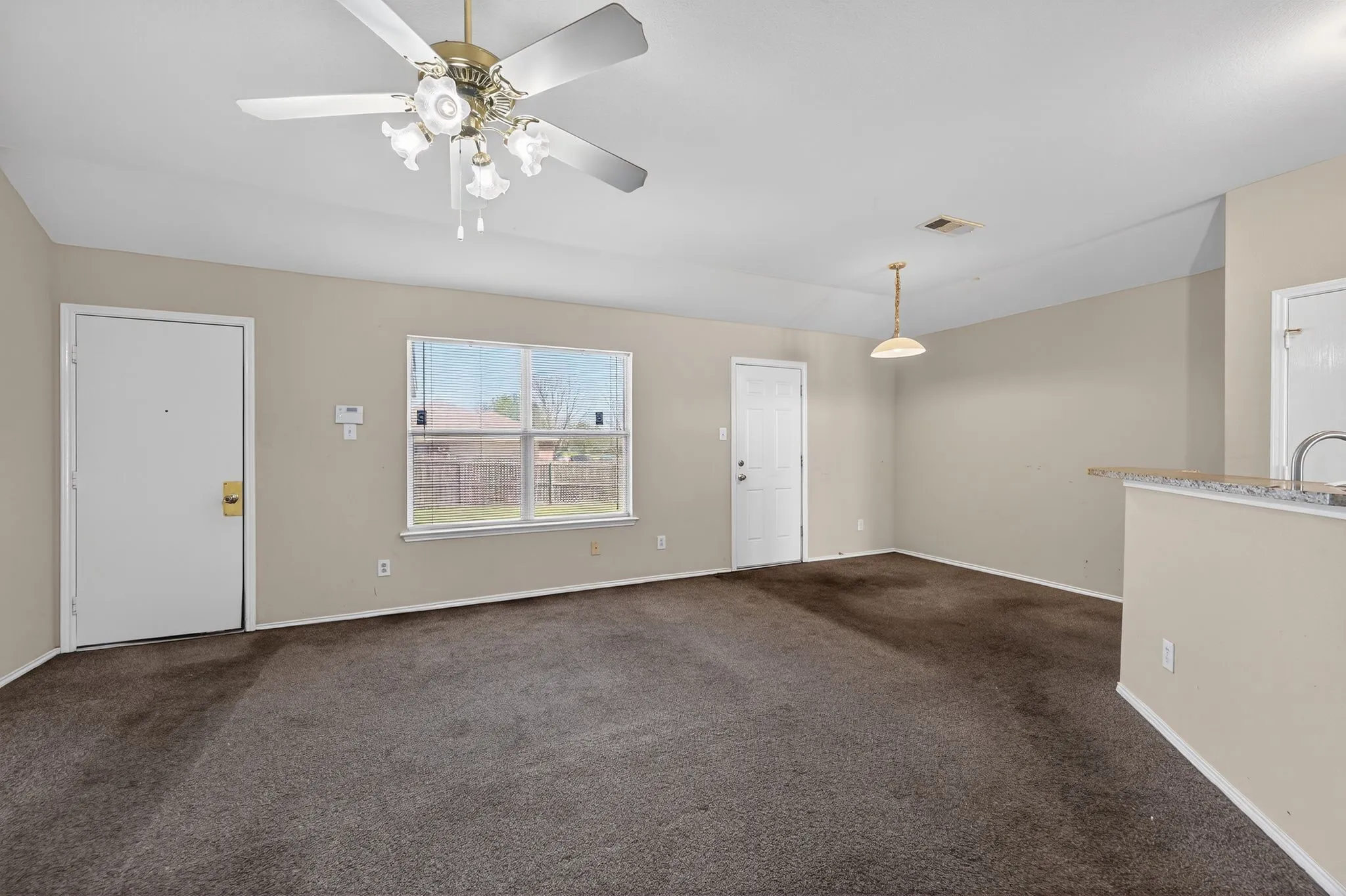 Single Family Residence For Sale in Dallas County , 1715 Reynolds Street, Lancaster, Texas 75134, 3 Bedroom, 2 Bathroom, 2 Garage spaces, 1,407 Sqft, built in 2001, mls#21407071, Real Estate Agent in Lancaster, Homes For Sale in Dallas county, Homes For Sale in Lancaster, Realtor in Lancaster Texas, Real Estate Brokerage Independent Realty Texas, Luminita Cordes Realtor