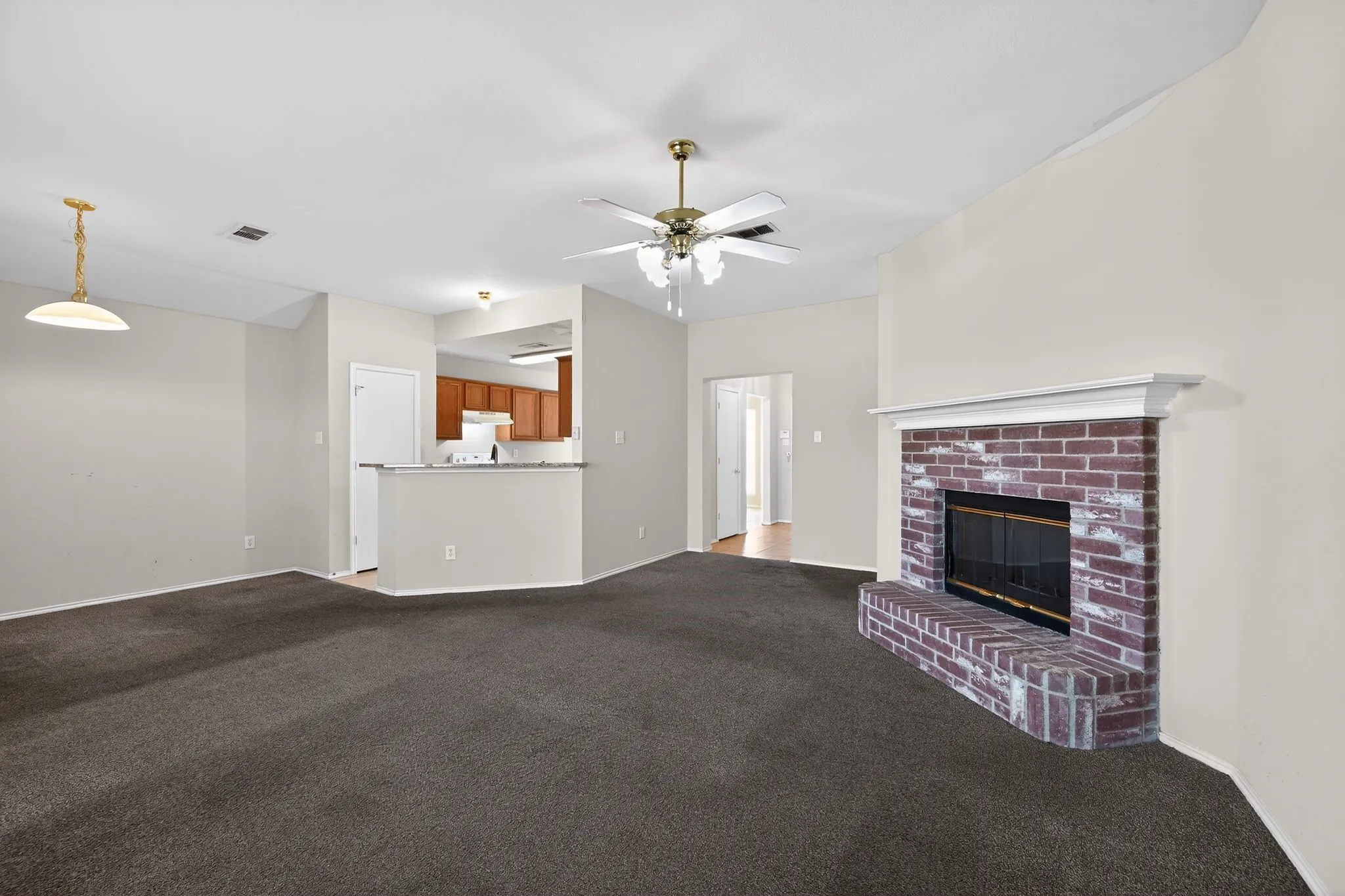 Single Family Residence For Sale in Dallas County , 1715 Reynolds Street, Lancaster, Texas 75134, 3 Bedroom, 2 Bathroom, 2 Garage spaces, 1,407 Sqft, built in 2001, mls#21407071, Real Estate Agent in Lancaster, Homes For Sale in Dallas county, Homes For Sale in Lancaster, Realtor in Lancaster Texas, Real Estate Brokerage Independent Realty Texas, Luminita Cordes Realtor