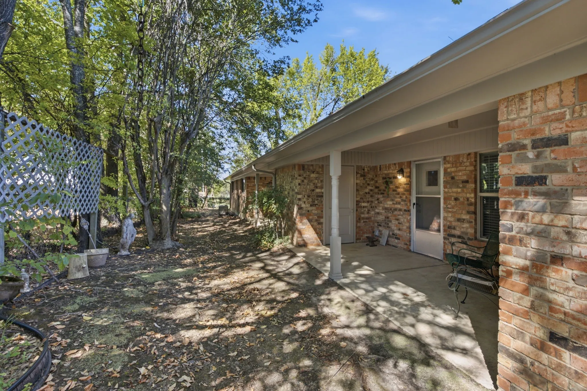 Duplex For Sale in Wood County , 103 MCDONALD, Mineola, Texas 75773, 4 Bedroom, 2 Bathroom, 2 Garage spaces, 0 Sqft, built in 1984, mls#21406961, Real Estate Agent in Mineola, Homes For Sale in Wood county, Homes For Sale in Mineola, Realtor in Mineola Texas, Real Estate Brokerage Independent Realty Texas, Luminita Cordes Realtor