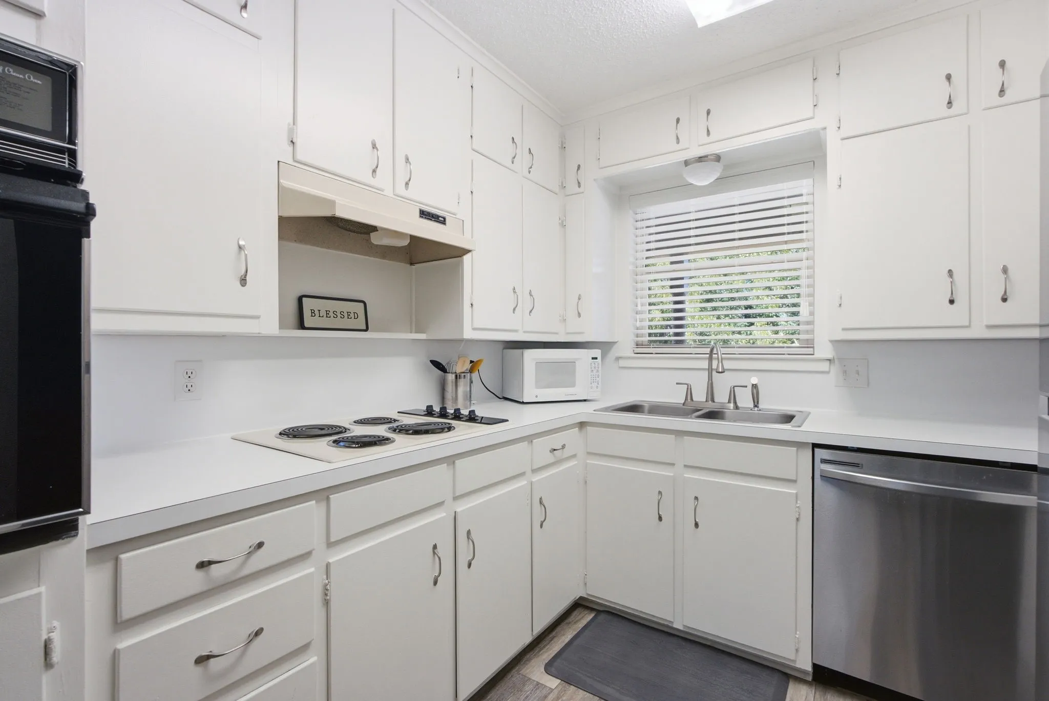 Duplex For Sale in Wood County , 103 MCDONALD, Mineola, Texas 75773, 4 Bedroom, 2 Bathroom, 2 Garage spaces, 0 Sqft, built in 1984, mls#21406961, Real Estate Agent in Mineola, Homes For Sale in Wood county, Homes For Sale in Mineola, Realtor in Mineola Texas, Real Estate Brokerage Independent Realty Texas, Luminita Cordes Realtor