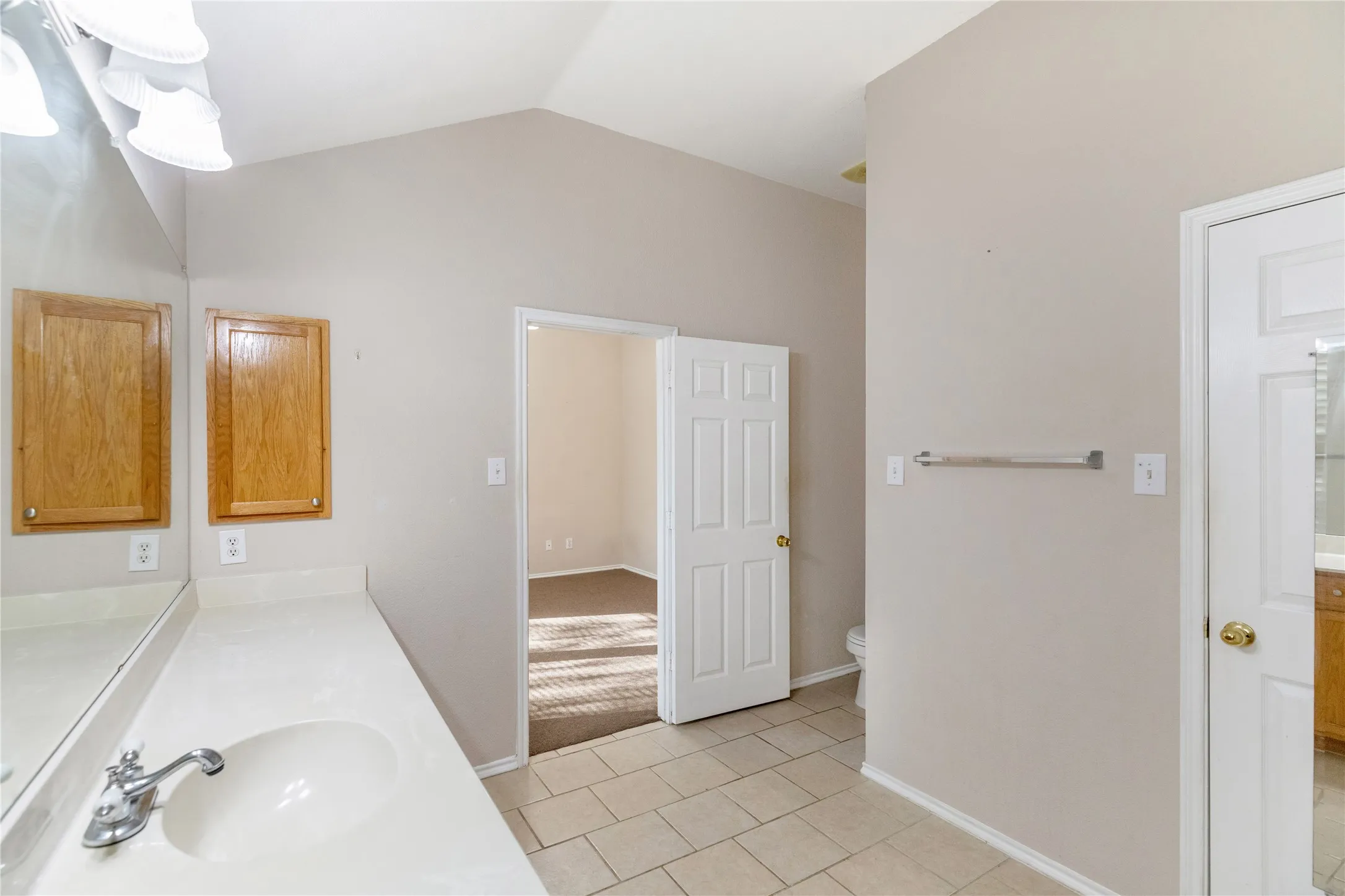 Single Family Residence For Rent in Tarrant County , 13232 Harvest Ridge Road, Fort Worth, Texas 76244, 3 Bedroom, 2 Bathroom, 2 Garage spaces, 1,911 Sqft, built in 2002, mls#21404127, Real Estate Agent in Fort Worth, Homes For Rent in Tarrant county, Homes For Rent in Fort Worth, Realtor in Fort Worth Texas, Real Estate Brokerage Independent Realty Texas, Luminita Cordes Realtor