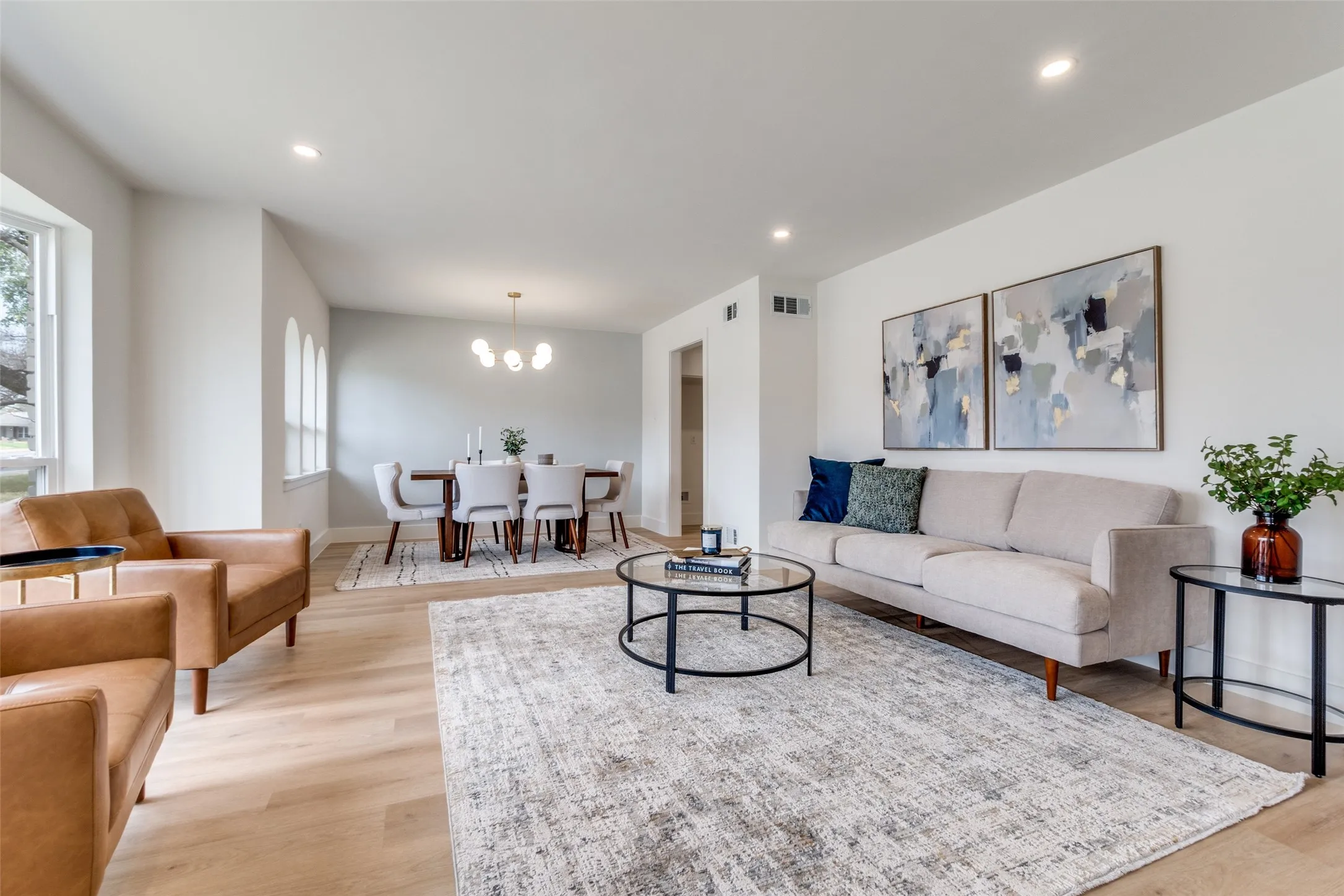Single Family Residence For Rent in Dallas County , 9406 Arborhill Drive, Dallas, Texas 75243, 3 Bedroom, 3 Bathroom, 2 Garage spaces, 2,903 Sqft, built in 1970, mls#21407166, Real Estate Agent in Dallas, Homes For Rent in Dallas county, Homes For Rent in Dallas, Realtor in Dallas Texas, Real Estate Brokerage Independent Realty Texas, Luminita Cordes Realtor