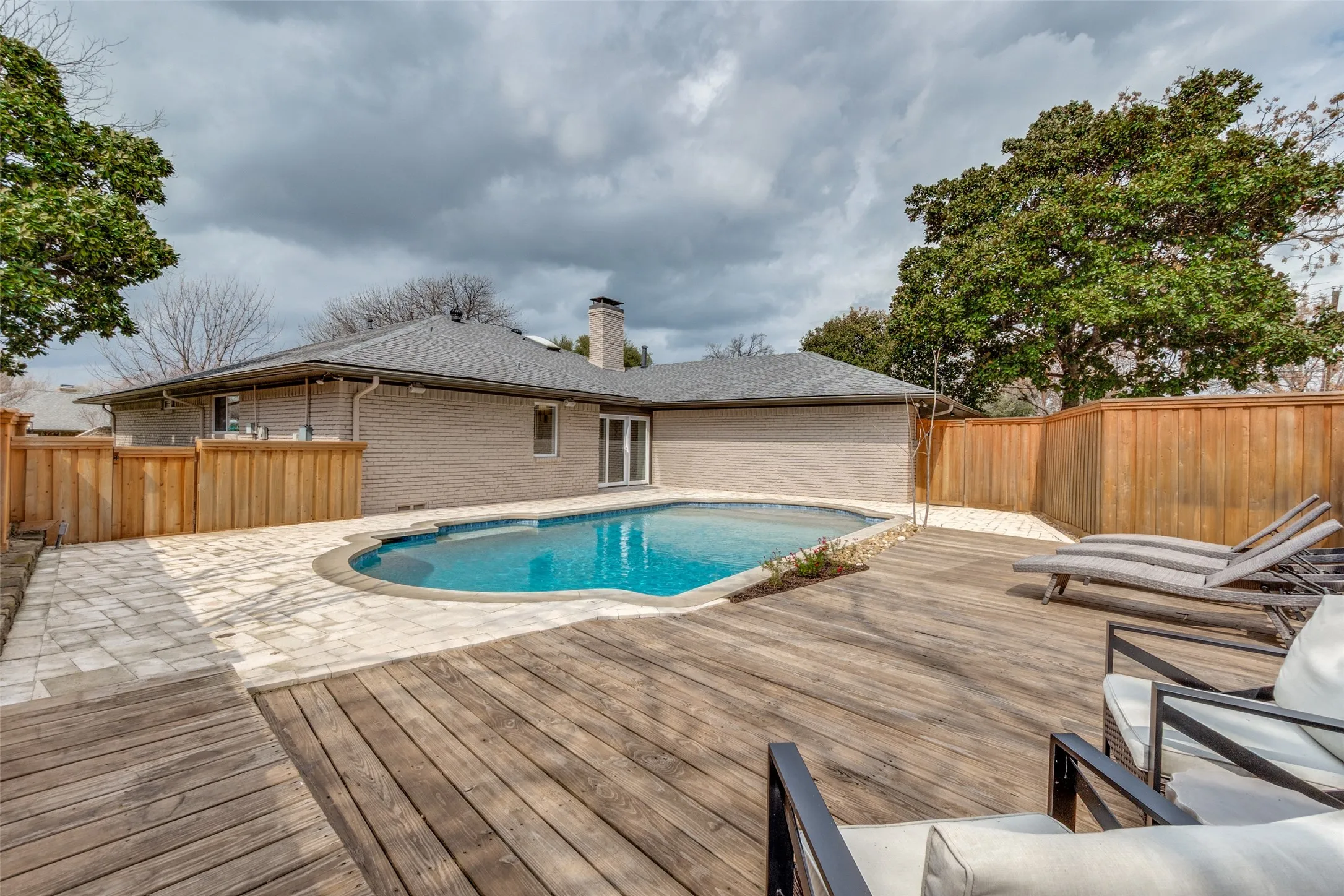 Single Family Residence For Rent in Dallas County , 9406 Arborhill Drive, Dallas, Texas 75243, 3 Bedroom, 3 Bathroom, 2 Garage spaces, 2,903 Sqft, built in 1970, mls#21407166, Real Estate Agent in Dallas, Homes For Rent in Dallas county, Homes For Rent in Dallas, Realtor in Dallas Texas, Real Estate Brokerage Independent Realty Texas, Luminita Cordes Realtor