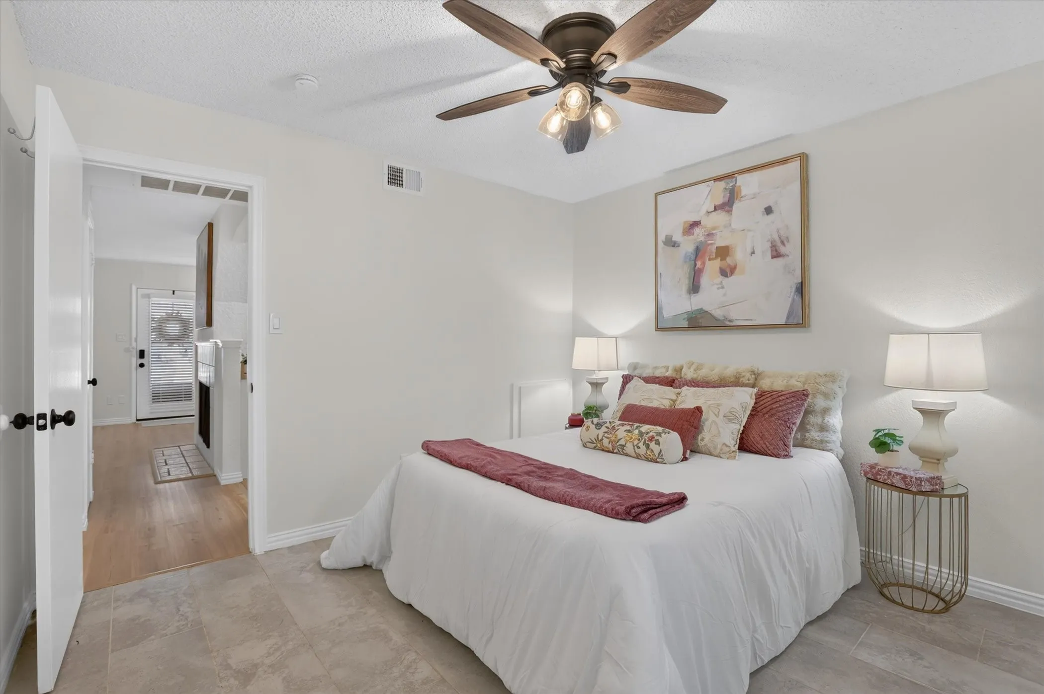 Condominium For Sale in Tarrant County , 2301 Basil Drive F108, Arlington, Texas 76006, 2 Bedroom, 1 Bathroom, Garage spaces, 794 Sqft, built in 1981, mls#21406897, Real Estate Agent in Arlington, Homes For Sale in Tarrant county, Homes For Sale in Arlington, Realtor in Arlington Texas, Real Estate Brokerage Independent Realty Texas, Luminita Cordes Realtor