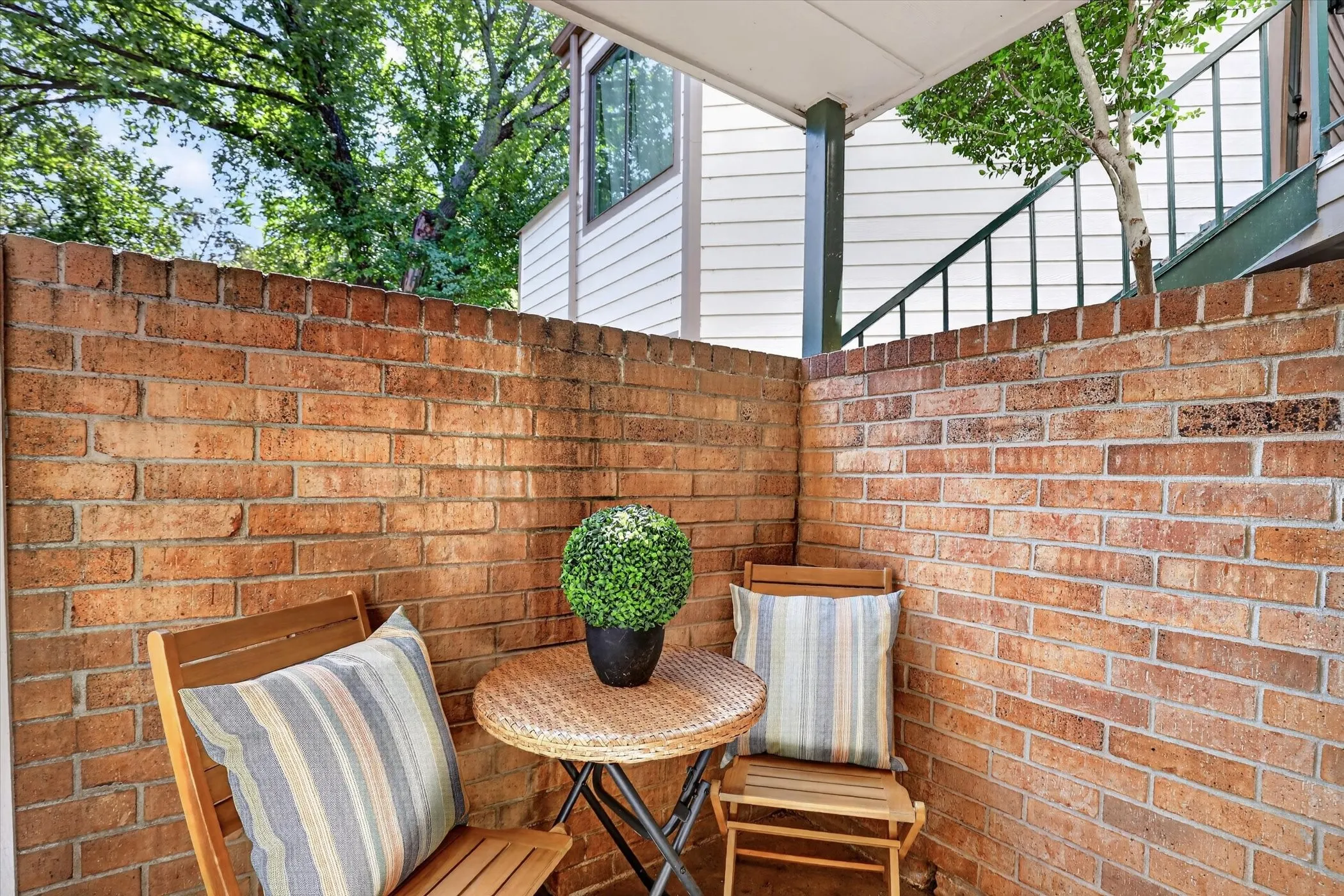 Condominium For Sale in Tarrant County , 2301 Basil Drive F108, Arlington, Texas 76006, 2 Bedroom, 1 Bathroom, Garage spaces, 794 Sqft, built in 1981, mls#21406897, Real Estate Agent in Arlington, Homes For Sale in Tarrant county, Homes For Sale in Arlington, Realtor in Arlington Texas, Real Estate Brokerage Independent Realty Texas, Luminita Cordes Realtor