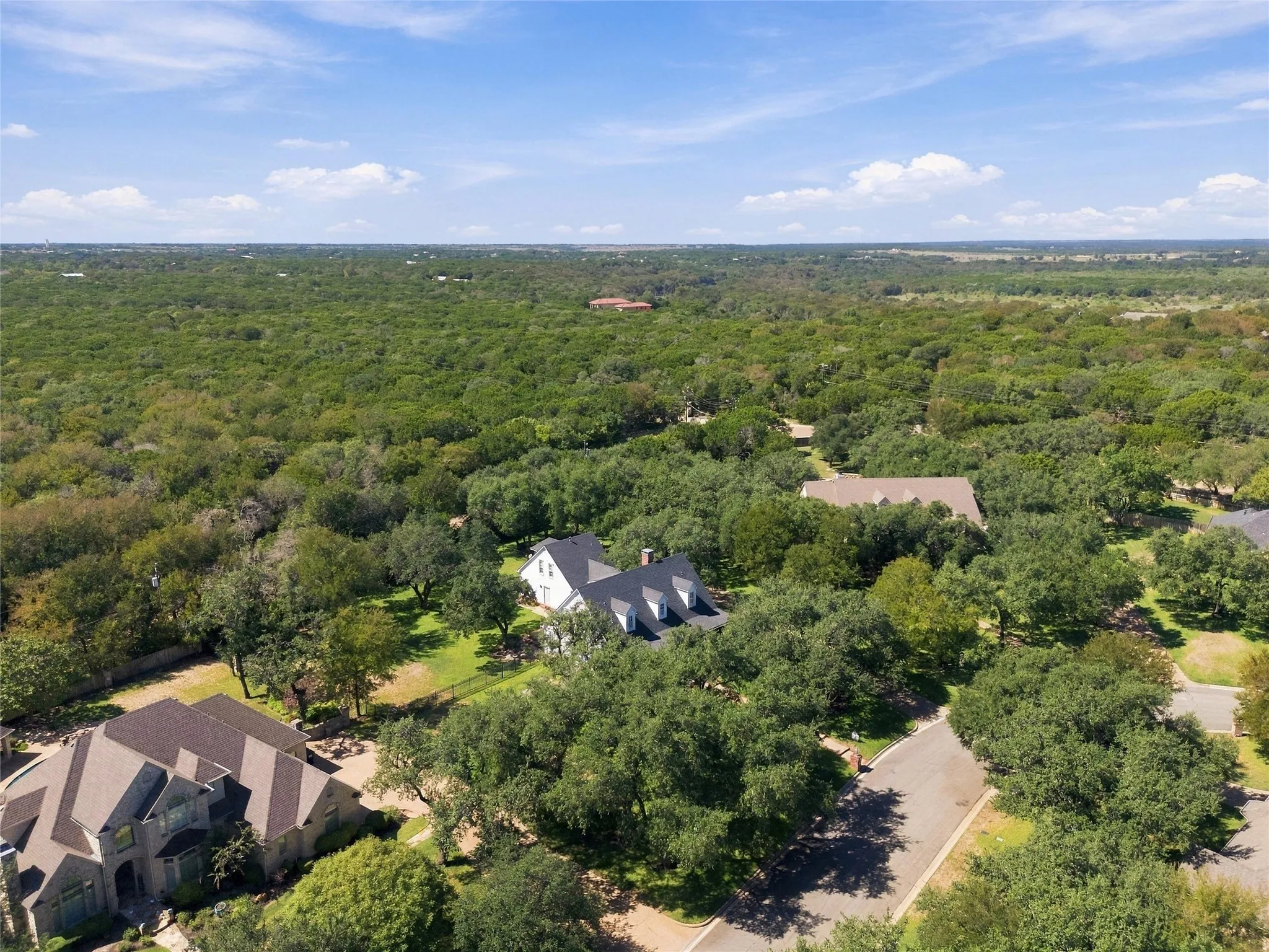 Single Family Residence For Sale in Mc Lennan County , 103 Royal Springs Lane, Crawford, Texas 76638, 4 Bedroom, 5 Bathroom, 2 Garage spaces, 3,028 Sqft, built in 2000, mls#21404069, Real Estate Agent in Crawford, Homes For Sale in Mc Lennan county, Homes For Sale in Crawford, Realtor in Crawford Texas, Real Estate Brokerage Independent Realty Texas, Luminita Cordes Realtor